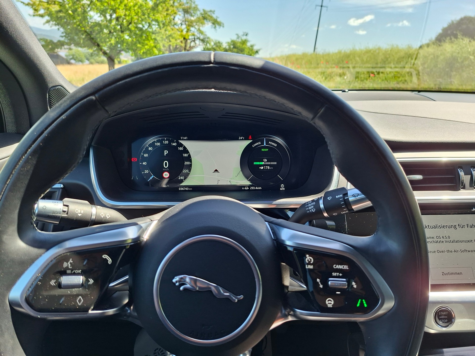 JAGUAR I-PACE EV400 SE AWD-image-11