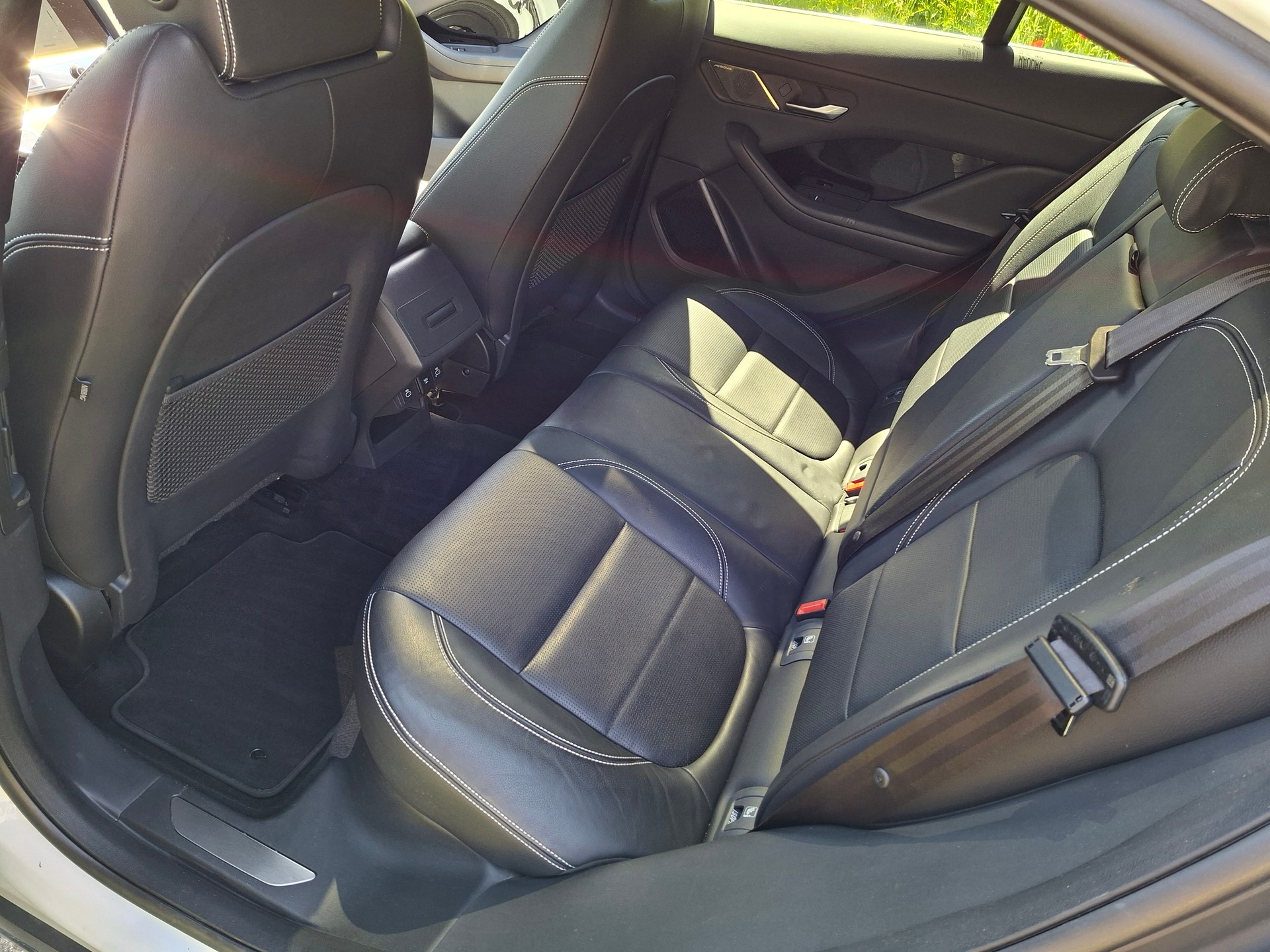 JAGUAR I-PACE EV400 SE AWD-image-15