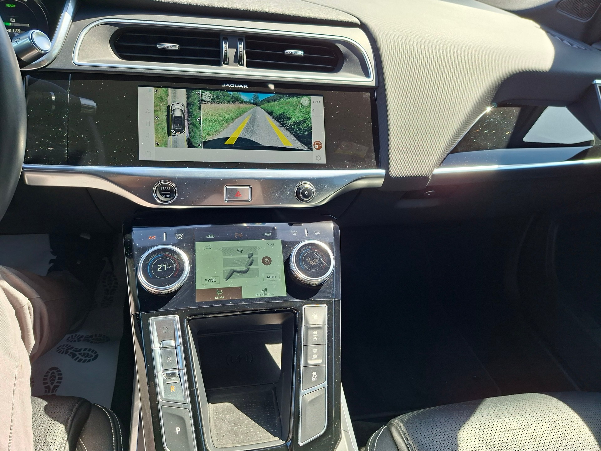 JAGUAR I-PACE EV400 SE AWD-image-12