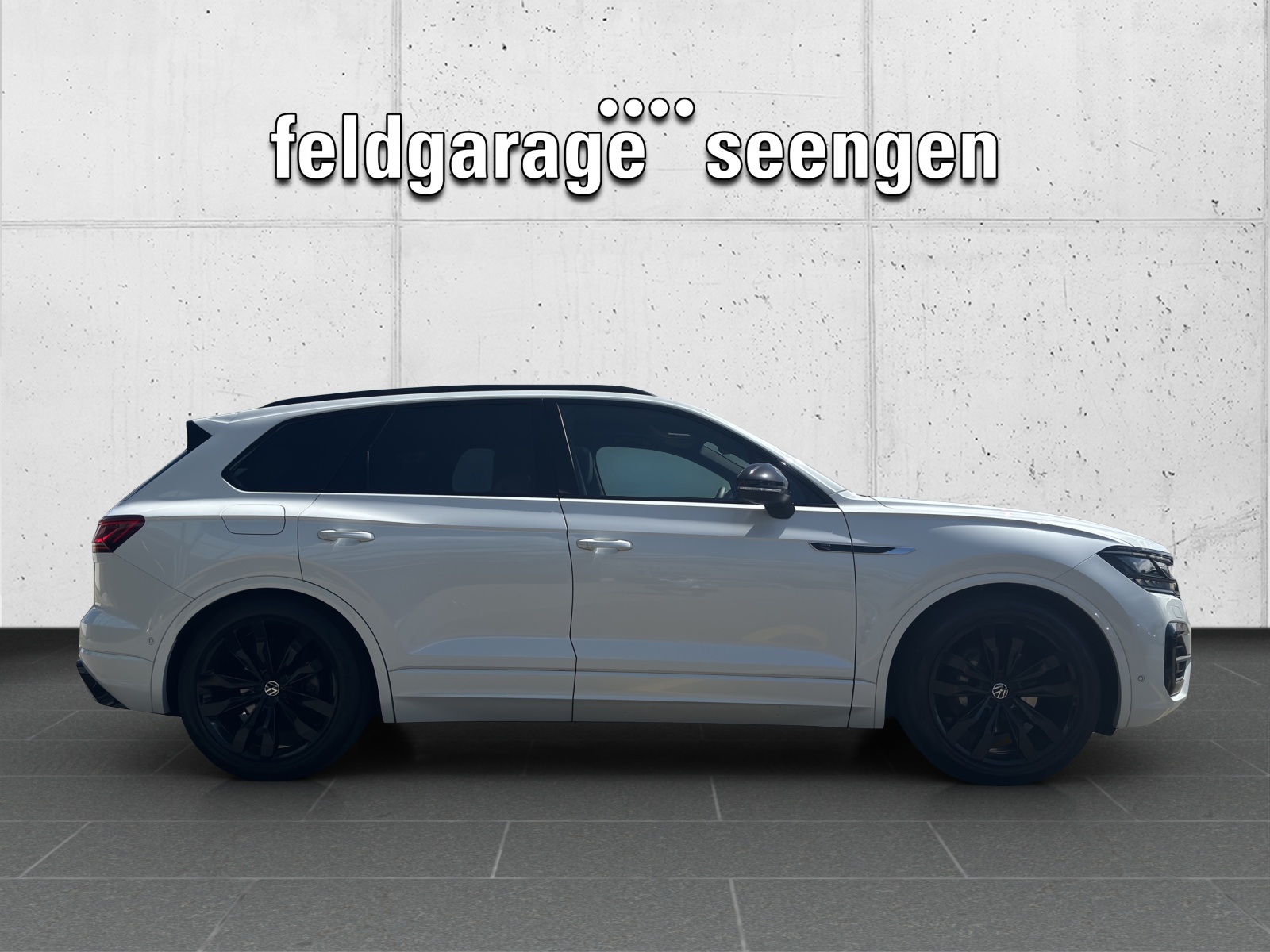 VW Touareg 3.0 TDI R Line Tiptronic mit AHK, Allradlenkung, Panorama-Ausstell-/Schiebedach & Standheizung-image-3