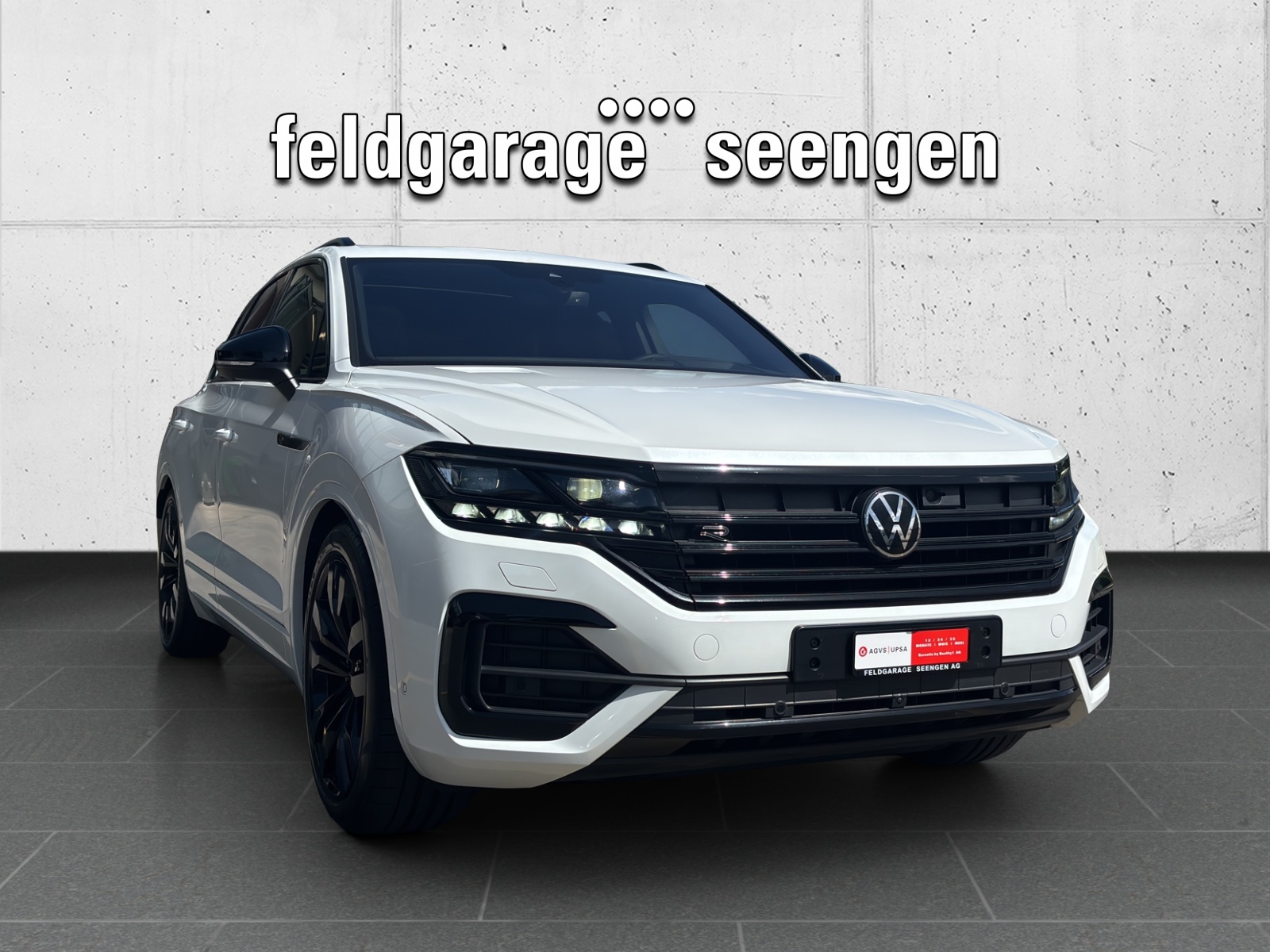 VW Touareg 3.0 TDI R Line Tiptronic mit AHK, Allradlenkung, Panorama-Ausstell-/Schiebedach & Standheizung-image-2