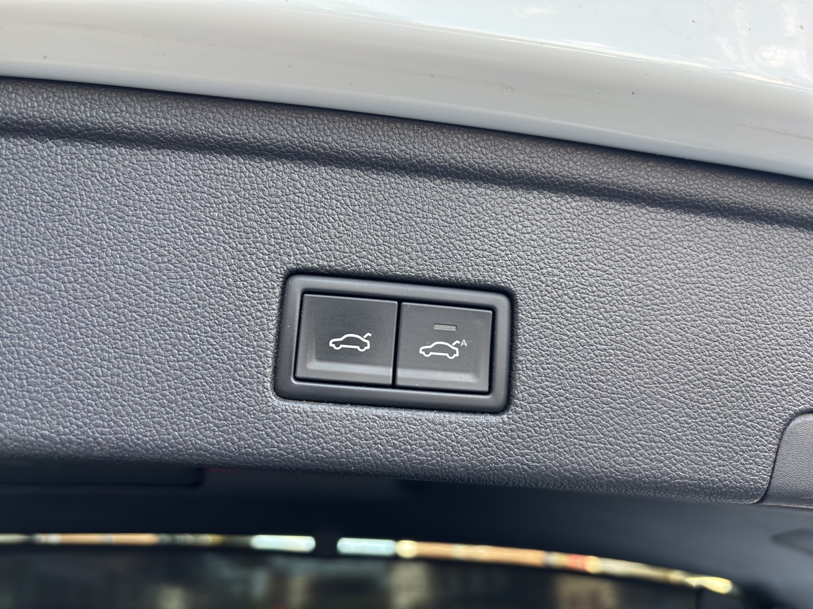 VW Touareg 3.0 TDI R Line Tiptronic mit AHK, Allradlenkung, Panorama-Ausstell-/Schiebedach & Standheizung-image-8