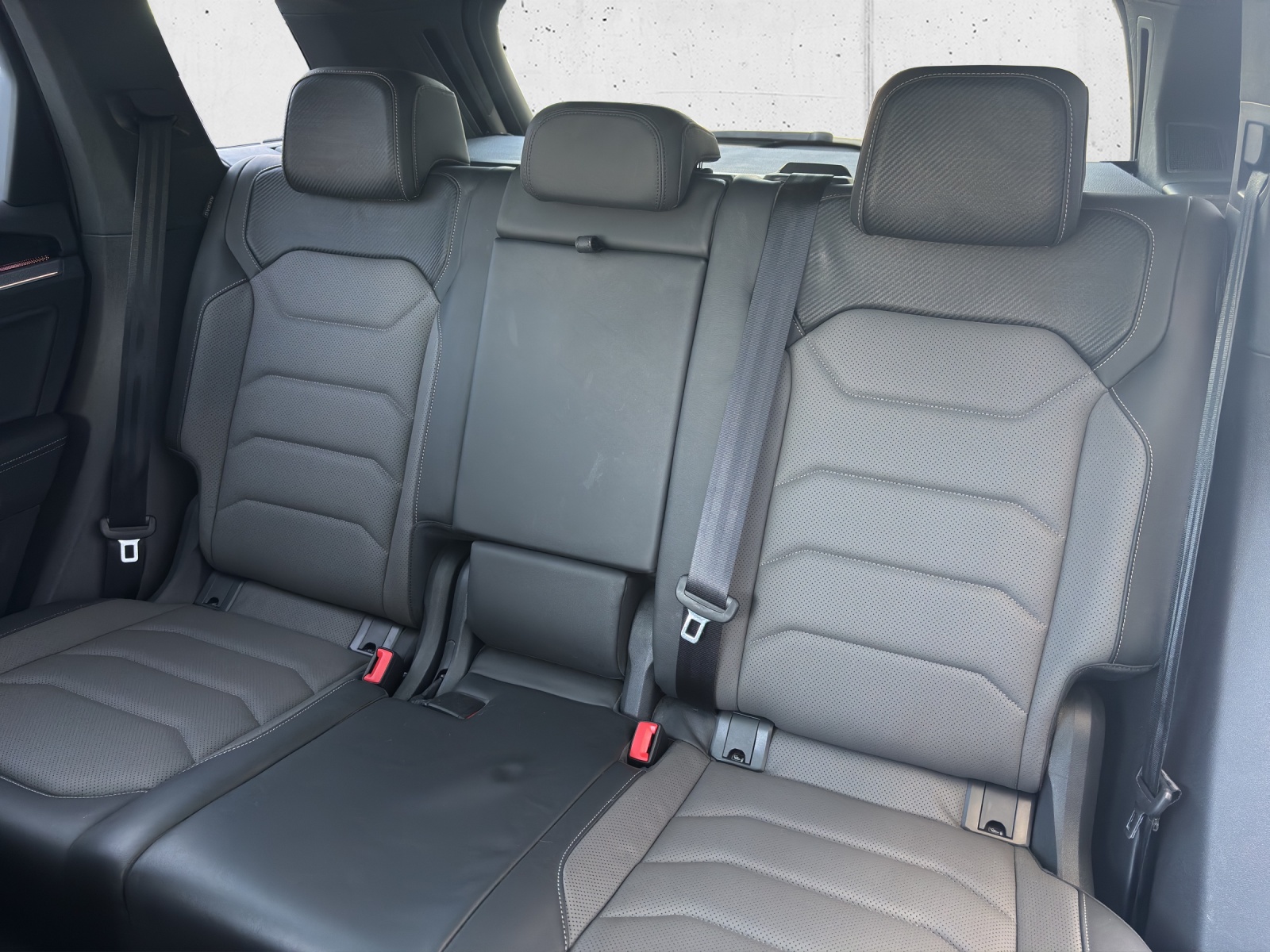 VW Touareg 3.0 TDI R Line Tiptronic mit AHK, Allradlenkung, Panorama-Ausstell-/Schiebedach & Standheizung-image-31