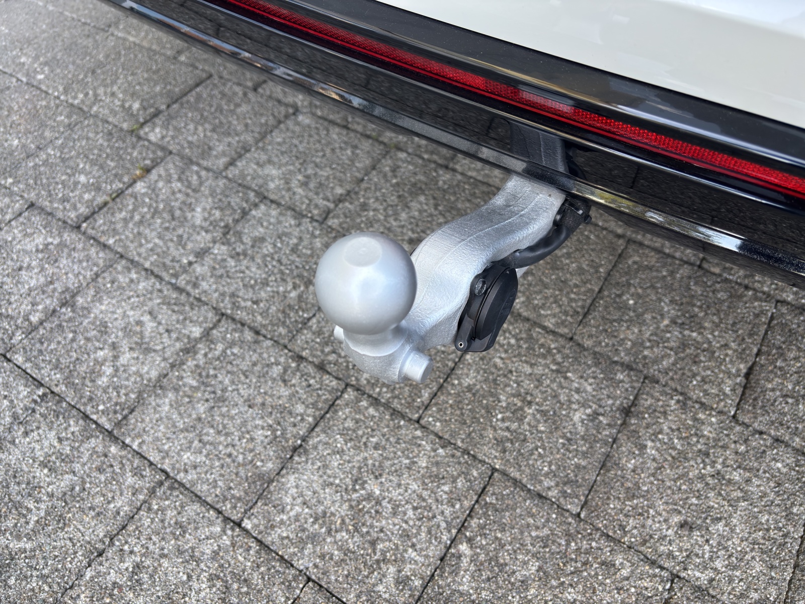 VW Touareg 3.0 TDI R Line Tiptronic mit AHK, Allradlenkung, Panorama-Ausstell-/Schiebedach & Standheizung-image-9