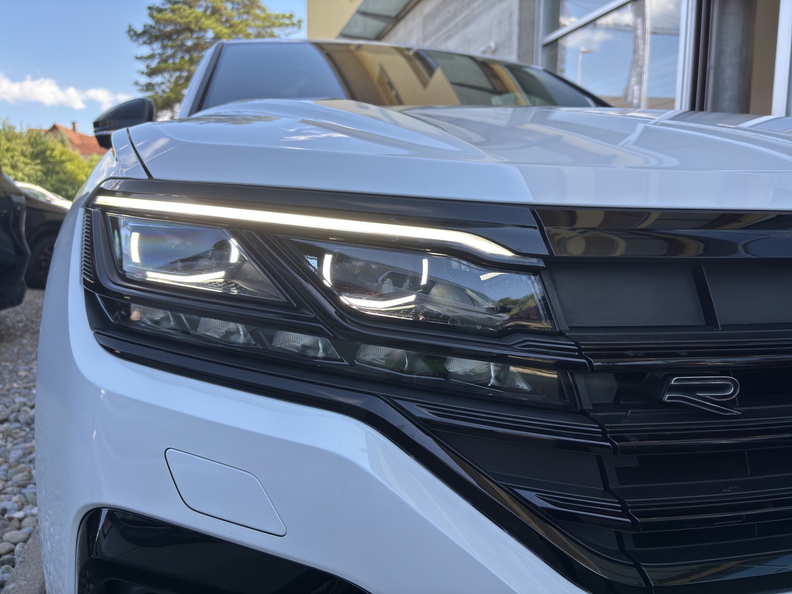 VW Touareg 3.0 TDI R Line Tiptronic mit AHK, Allradlenkung, Panorama-Ausstell-/Schiebedach & Standheizung-image-10