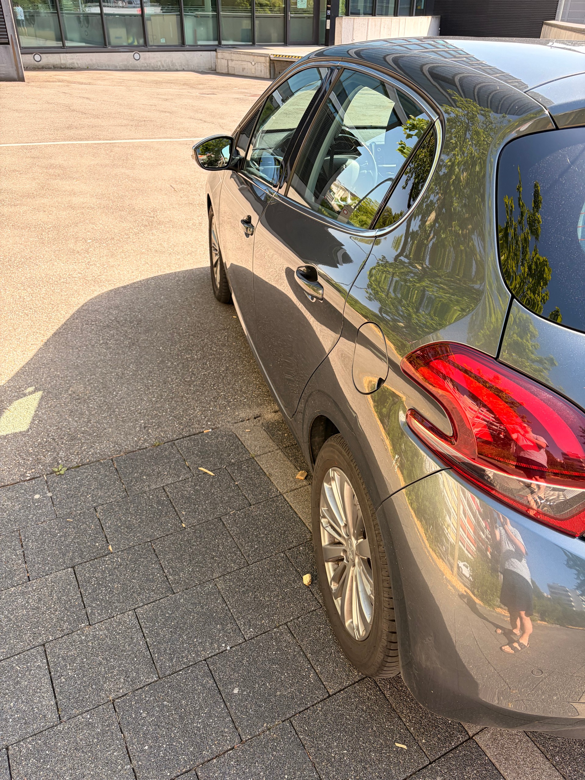 PEUGEOT 1.2 PureTech Allure S/S-image-1