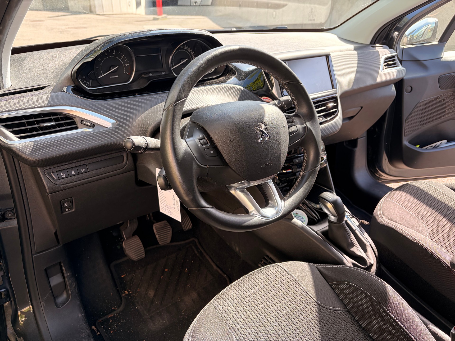 PEUGEOT 1.2 PureTech Allure S/S-image-2