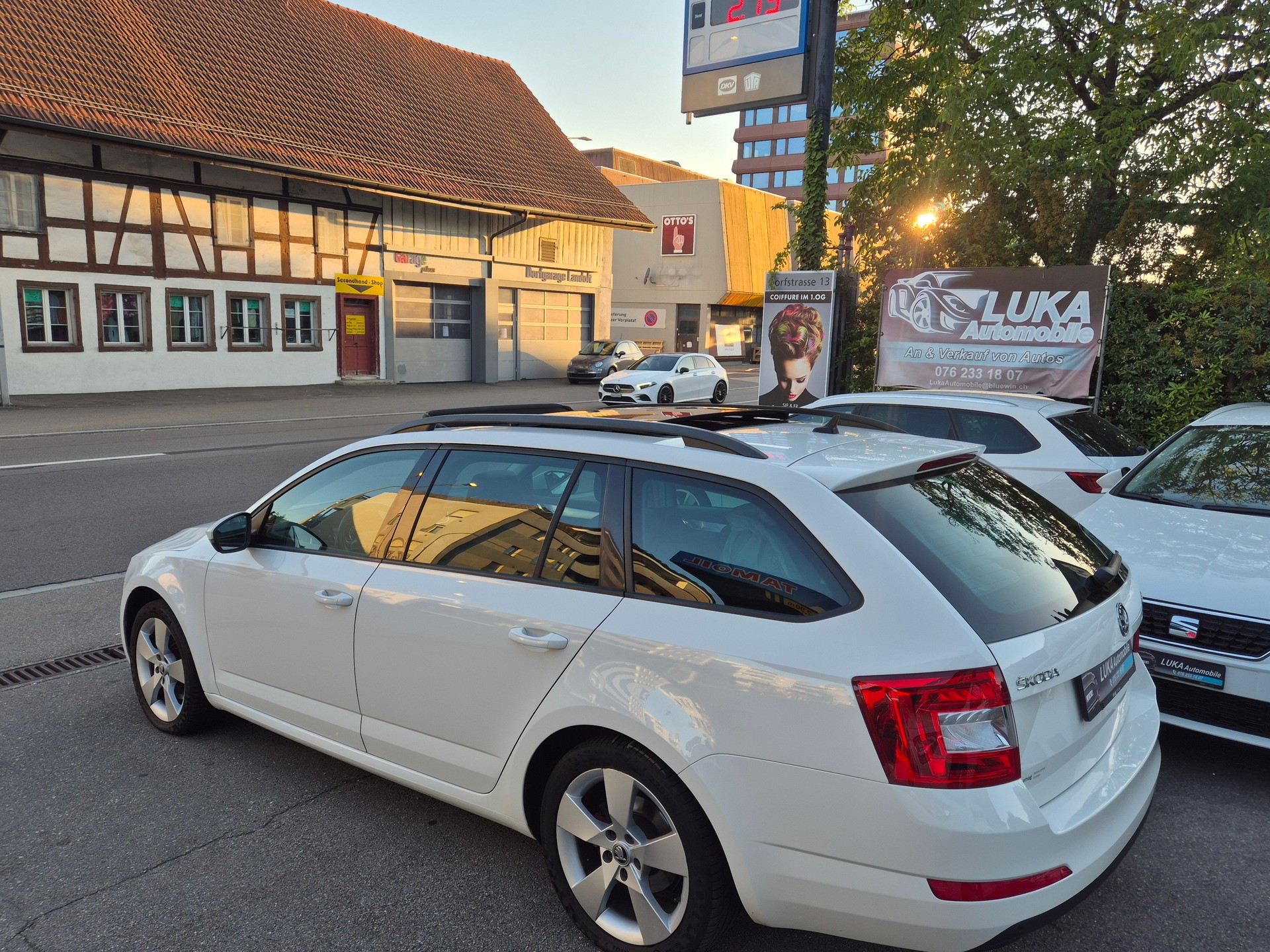 SKODA Octavia Combi 1.8 TSI L&K DSG-image-2