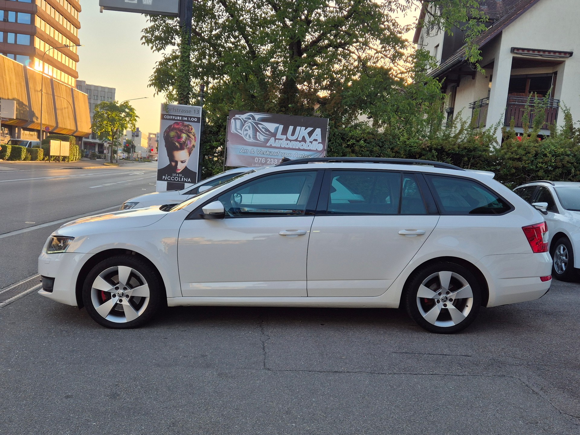 SKODA Octavia Combi 1.8 TSI L&K DSG-image-1