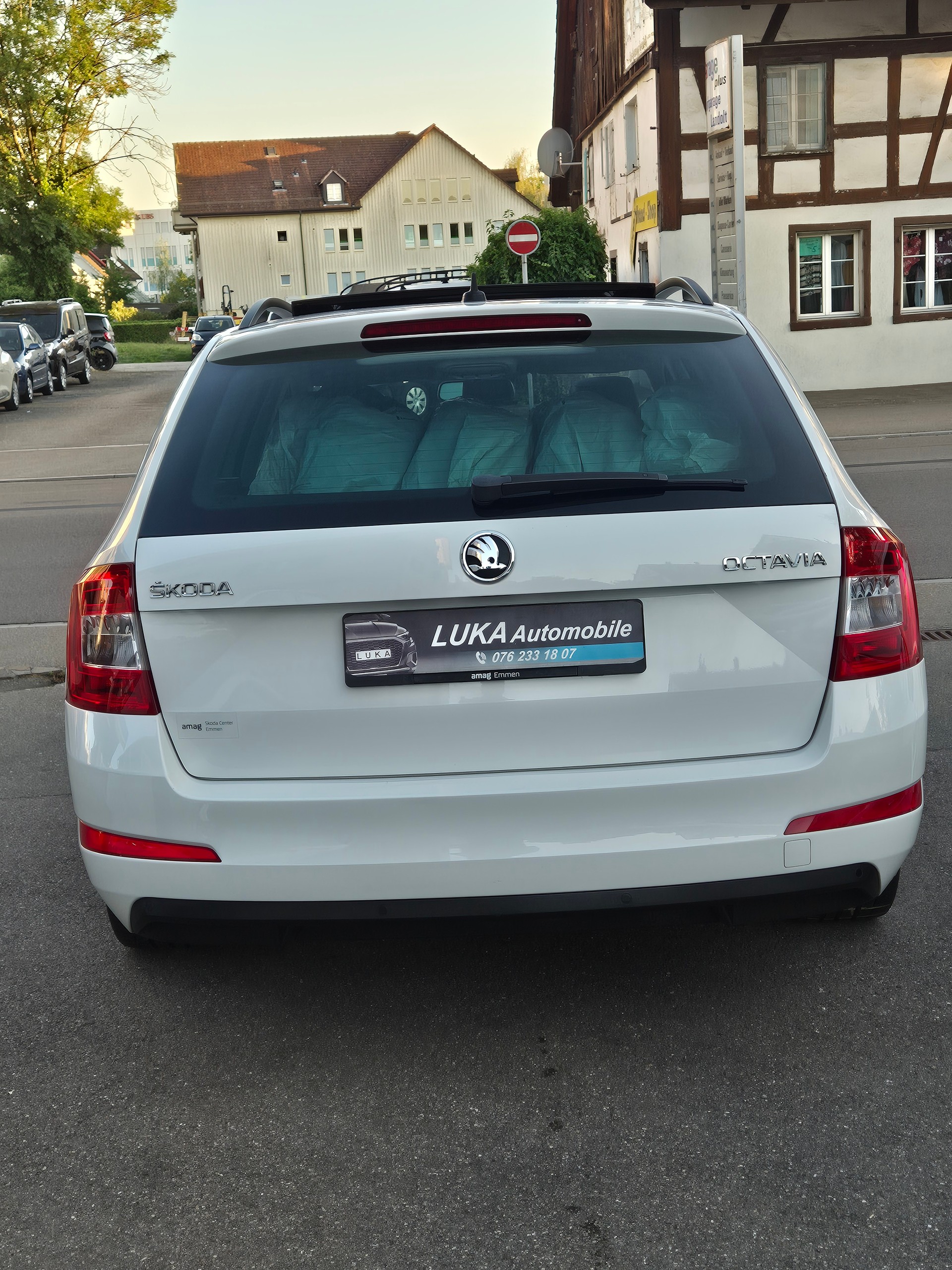 SKODA Octavia Combi 1.8 TSI L&K DSG-image-4