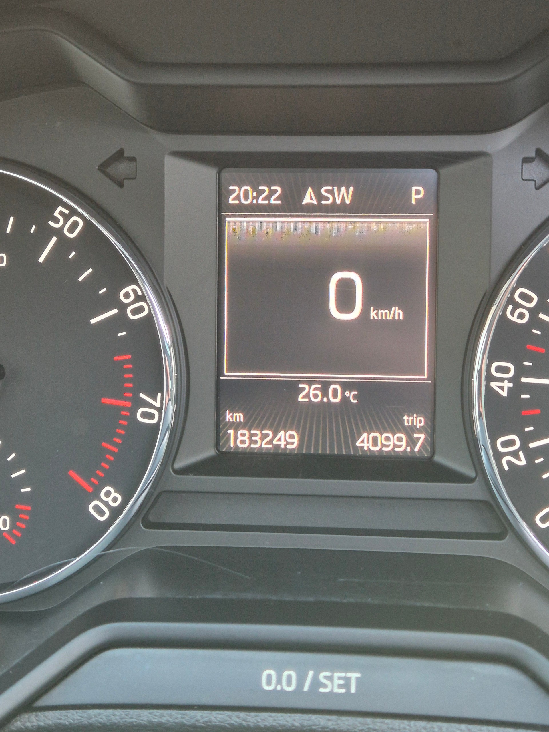 SKODA Octavia Combi 1.8 TSI L&K DSG-image-13