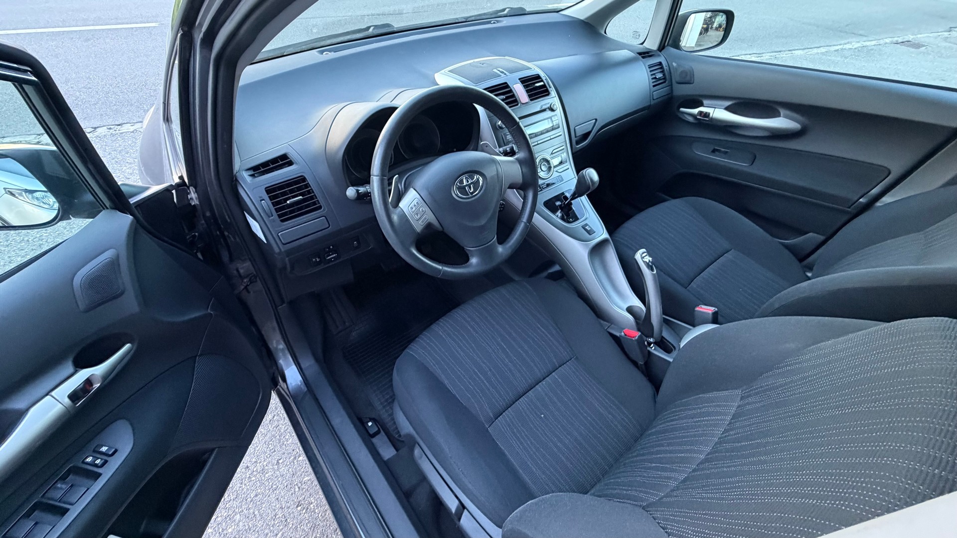 TOYOTA Auris 1.6 Linea Sol MultiMode-image-4