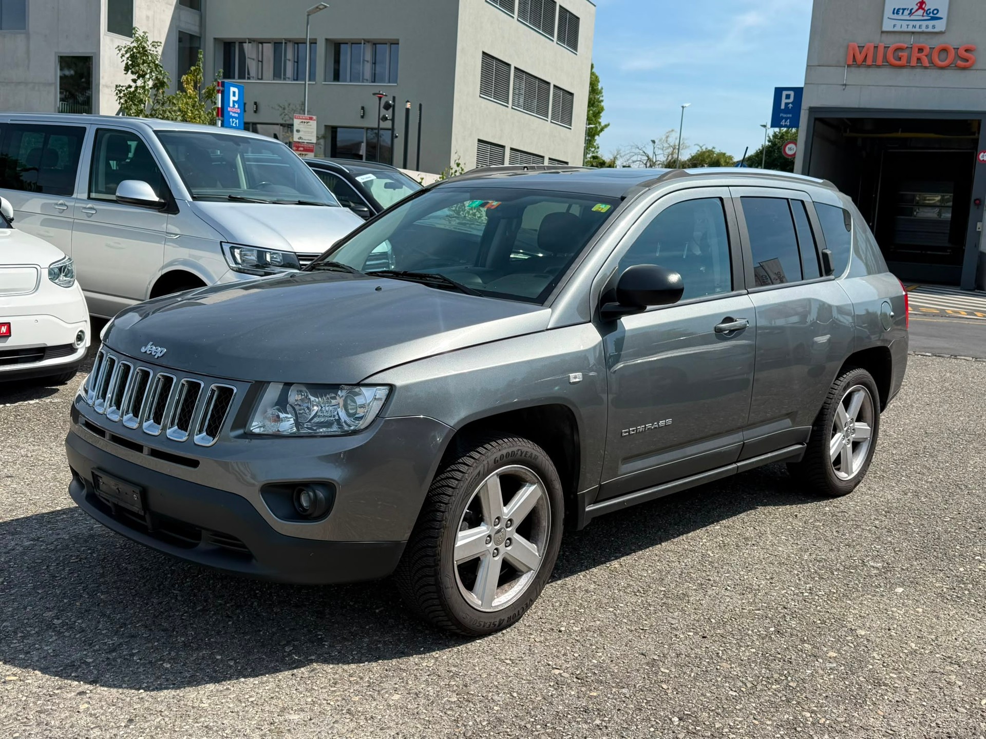 JEEP Compass 2.2 CRD Limited-image-1