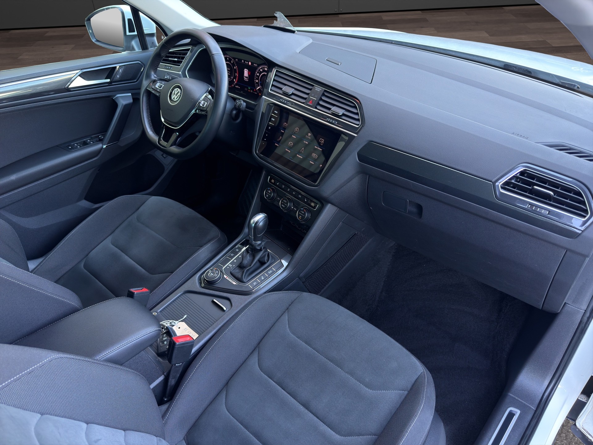 VW Tiguan 2.0TSI R-Line Highline 4Motion DSG-image-18
