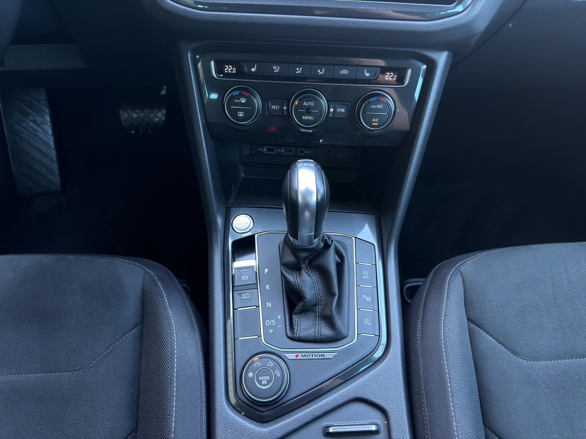 VW Tiguan 2.0TSI R-Line Highline 4Motion DSG-image-15