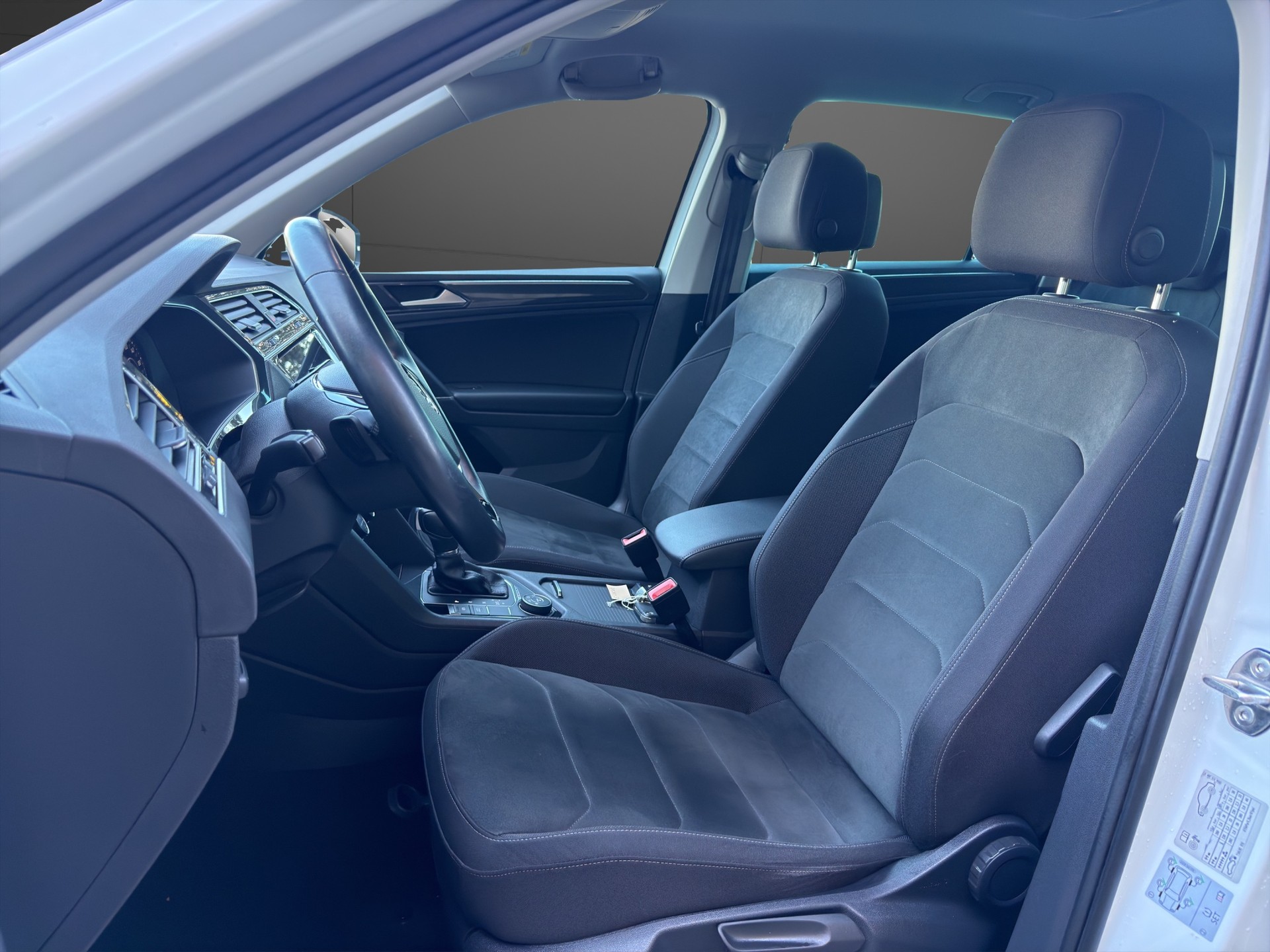 VW Tiguan 2.0TSI R-Line Highline 4Motion DSG-image-21