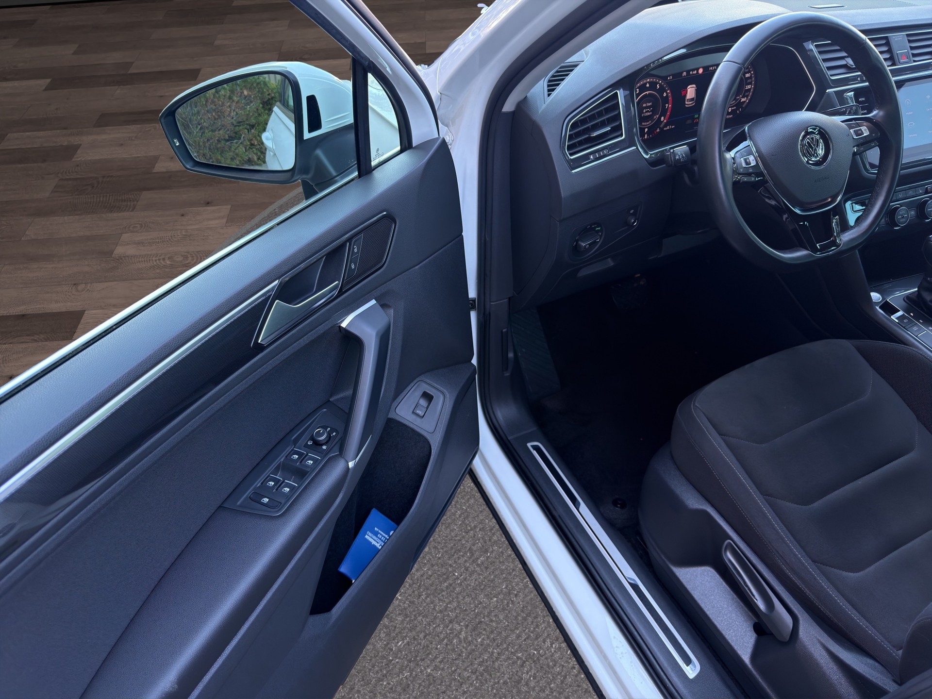 VW Tiguan 2.0TSI R-Line Highline 4Motion DSG-image-19