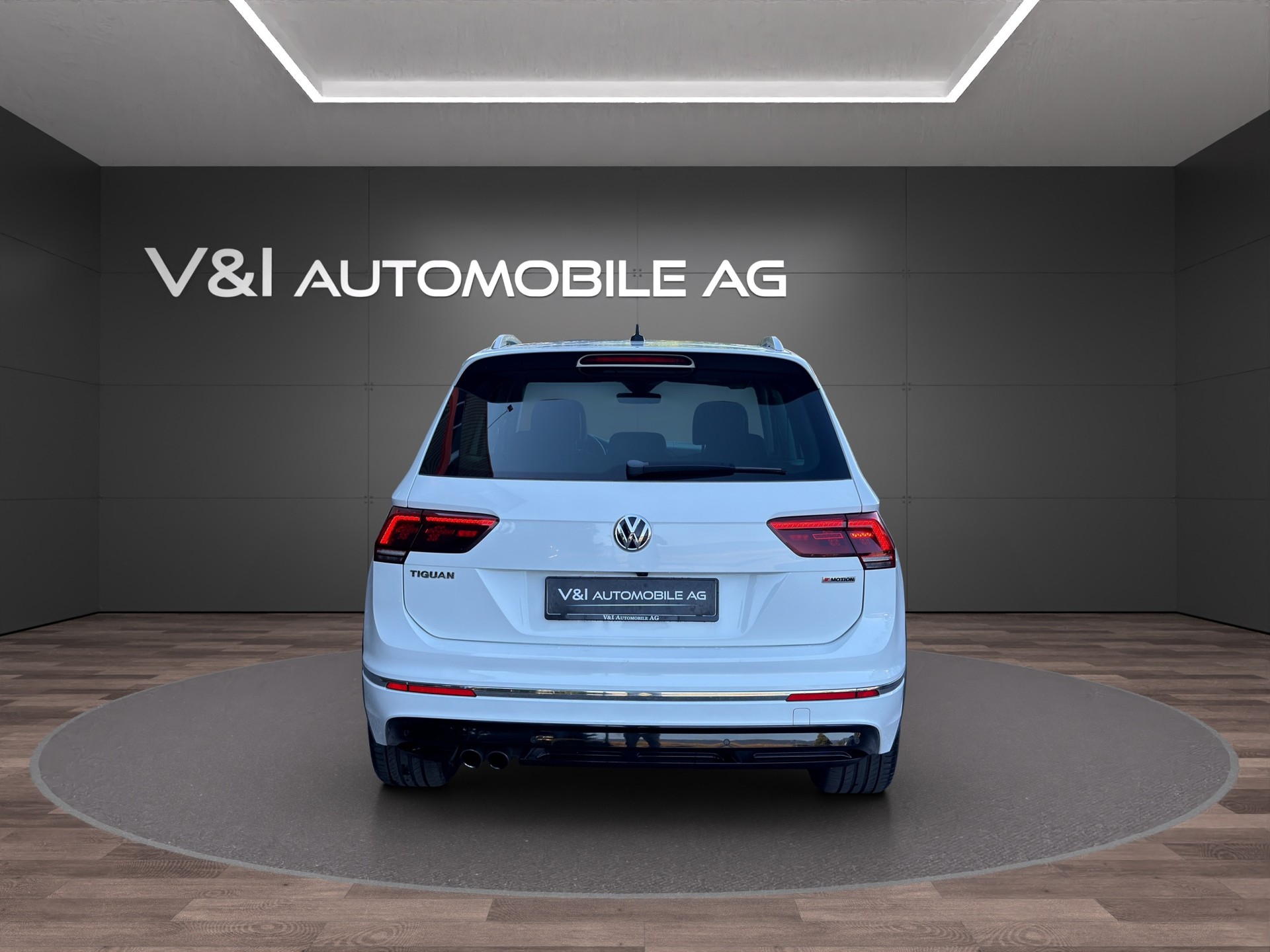 VW Tiguan 2.0TSI R-Line Highline 4Motion DSG-image-5