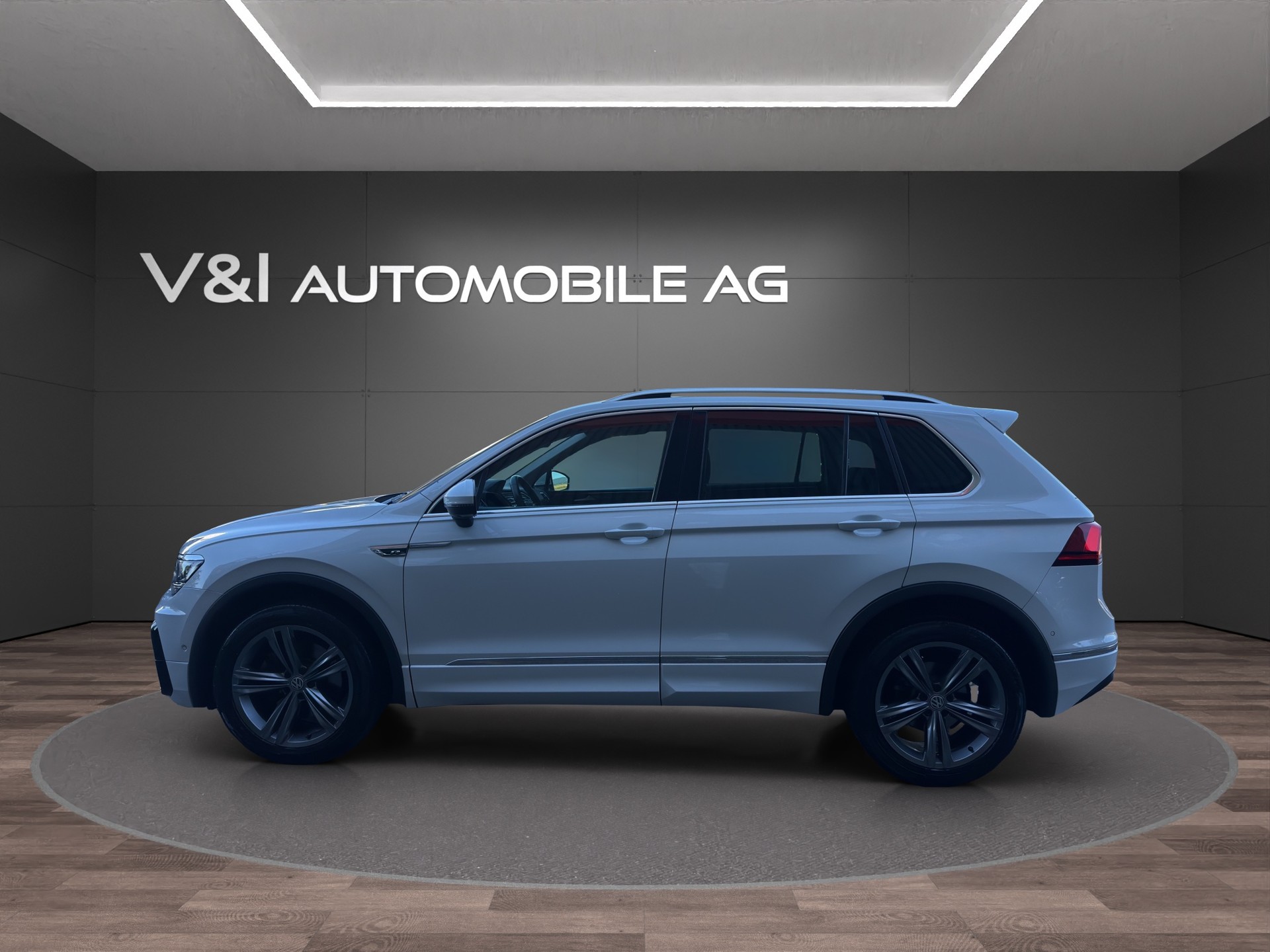 VW Tiguan 2.0TSI R-Line Highline 4Motion DSG-image-6