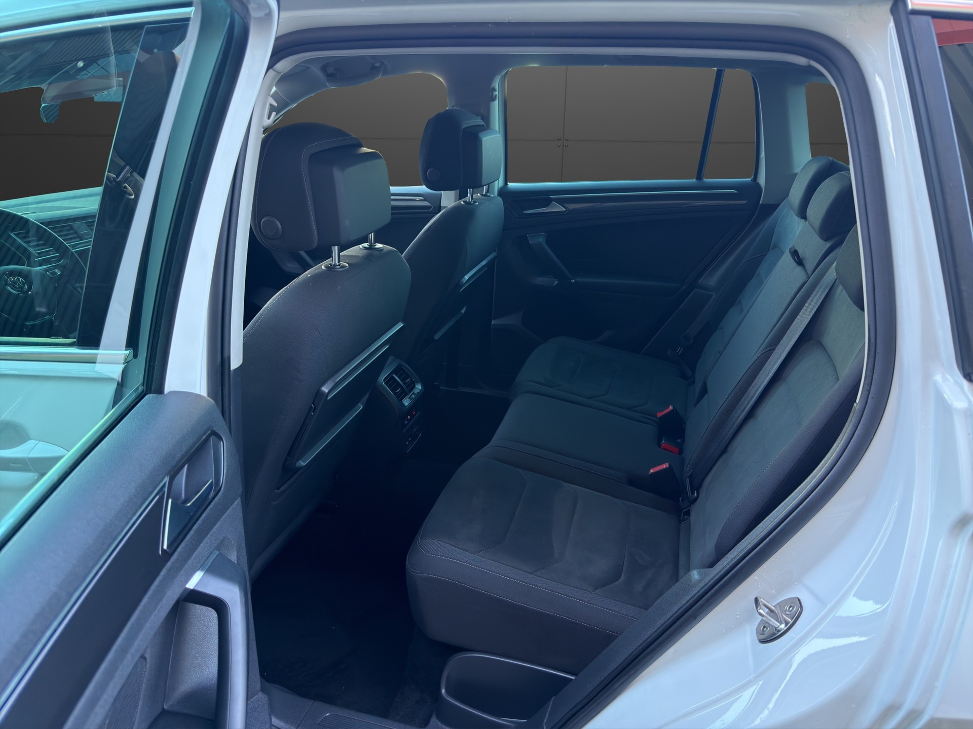 VW Tiguan 2.0TSI R-Line Highline 4Motion DSG-image-22