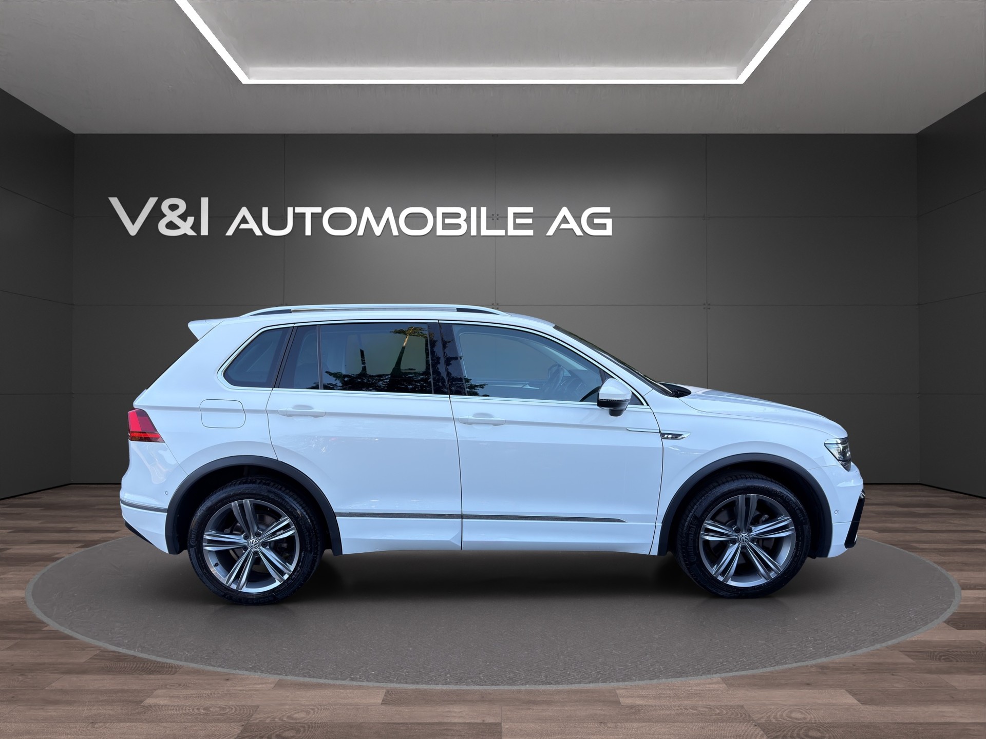 VW Tiguan 2.0TSI R-Line Highline 4Motion DSG-image-7