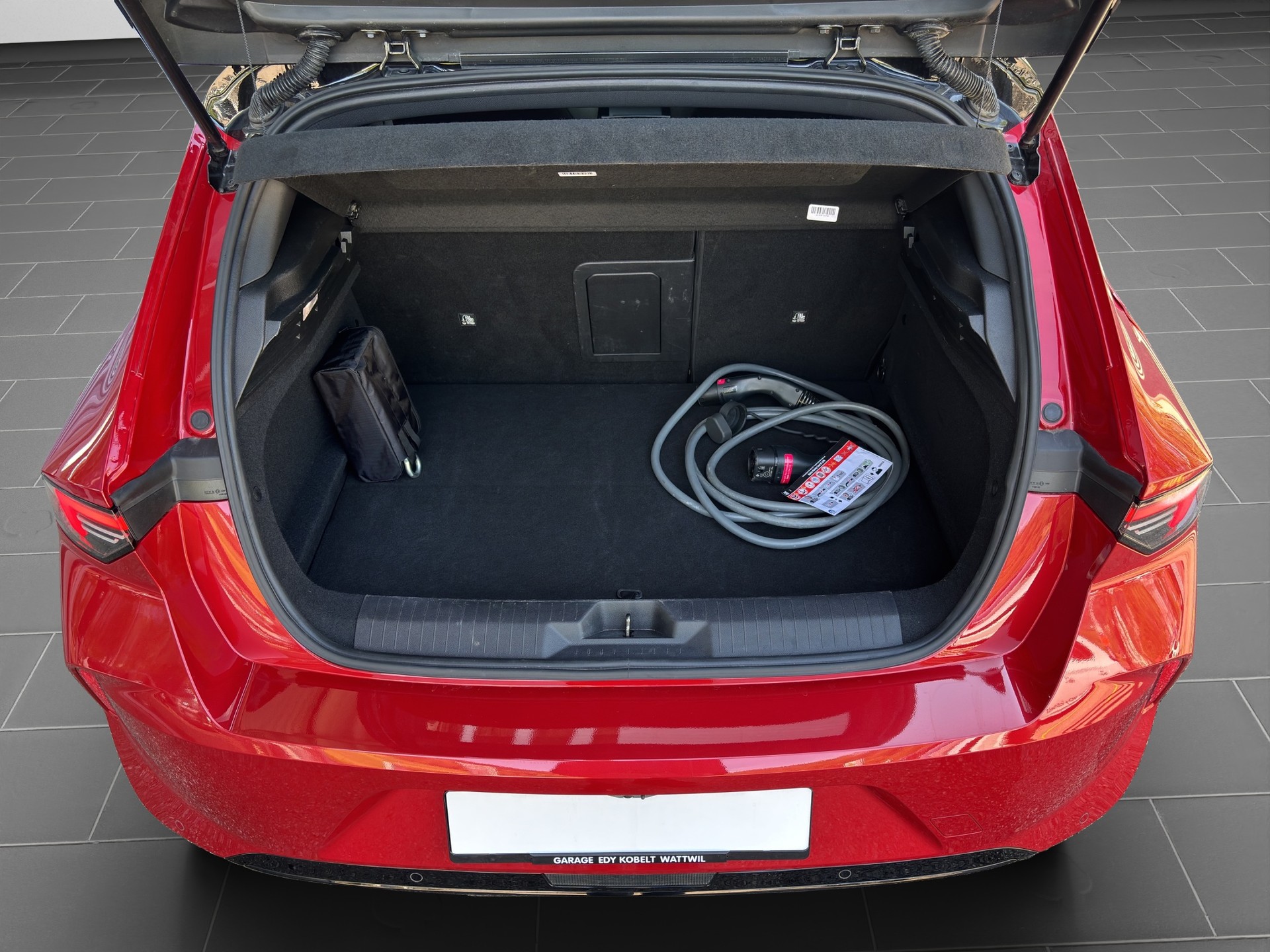 OPEL Astra 1.6 PHEV Turbo Swiss Plus A-image-17