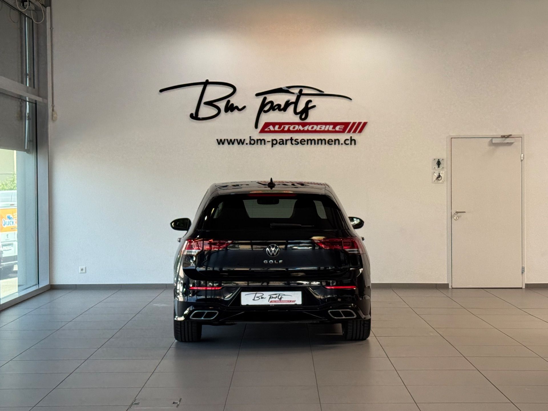 VW Golf 2.0 TSI R-Line DSG-image-4