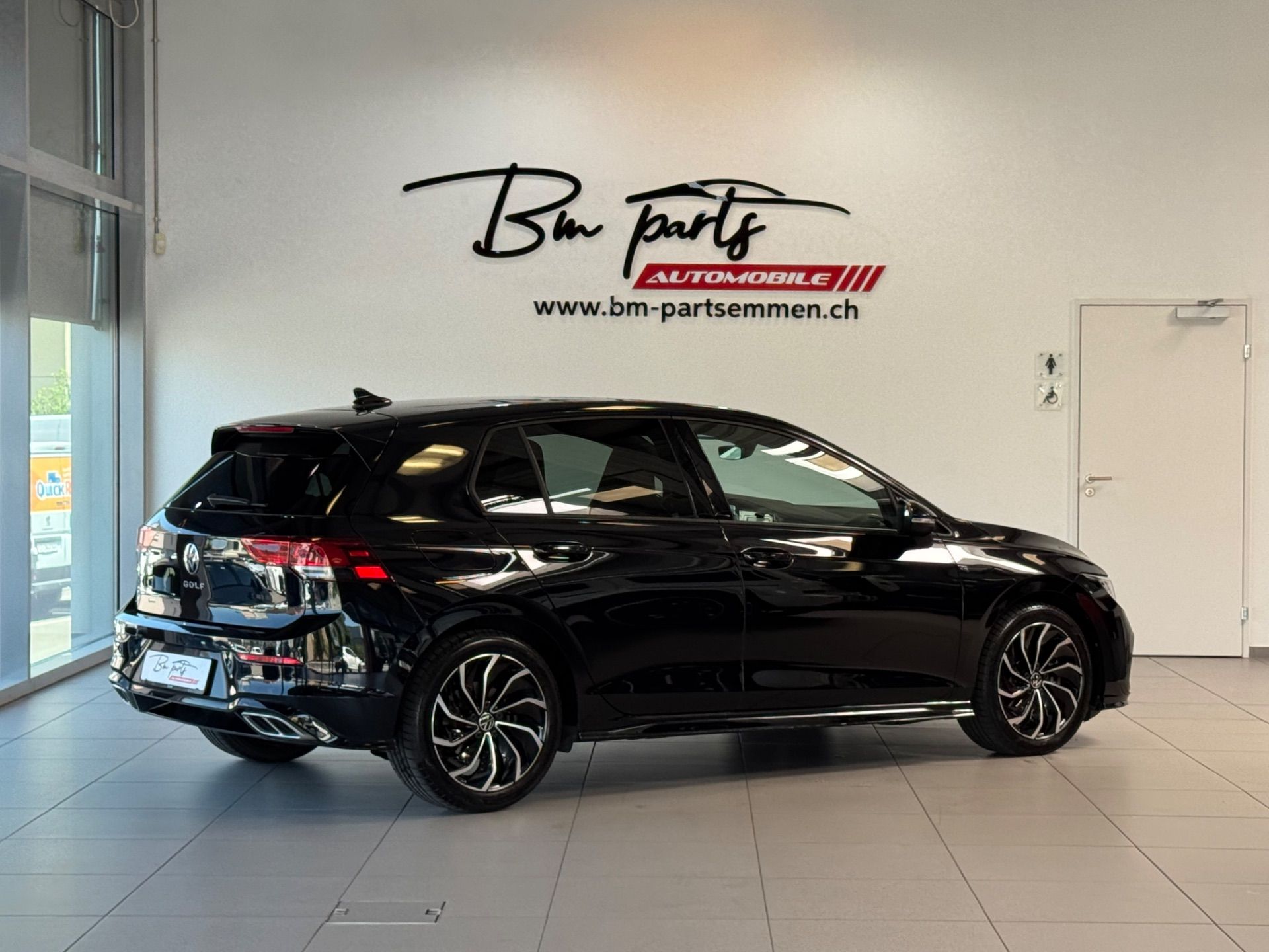 VW Golf 2.0 TSI R-Line DSG-image-5