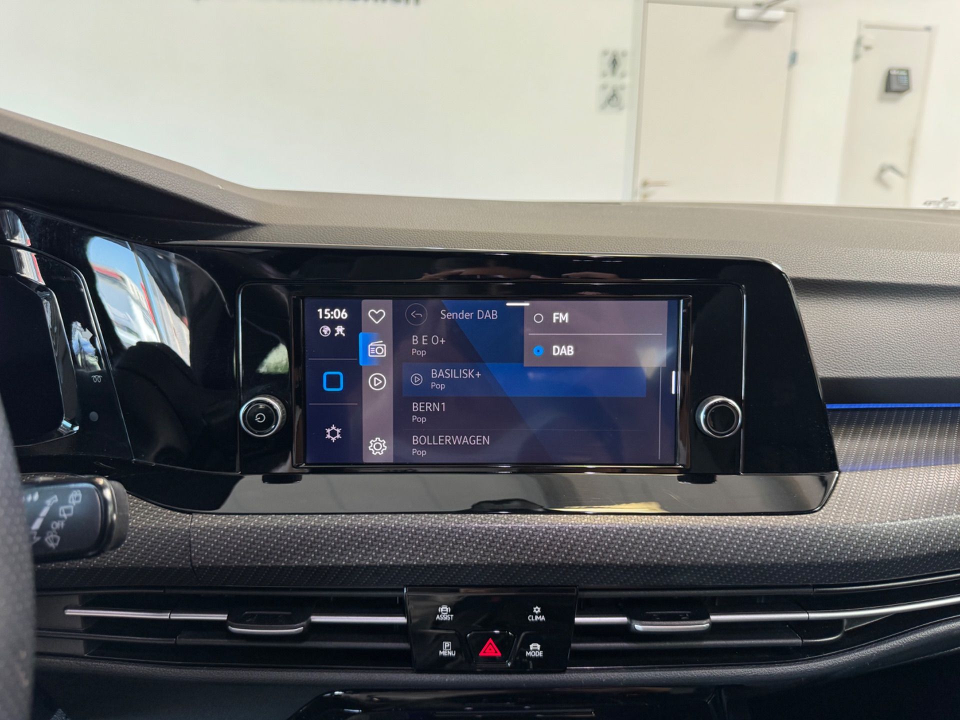 VW Golf 2.0 TSI R-Line DSG-image-18