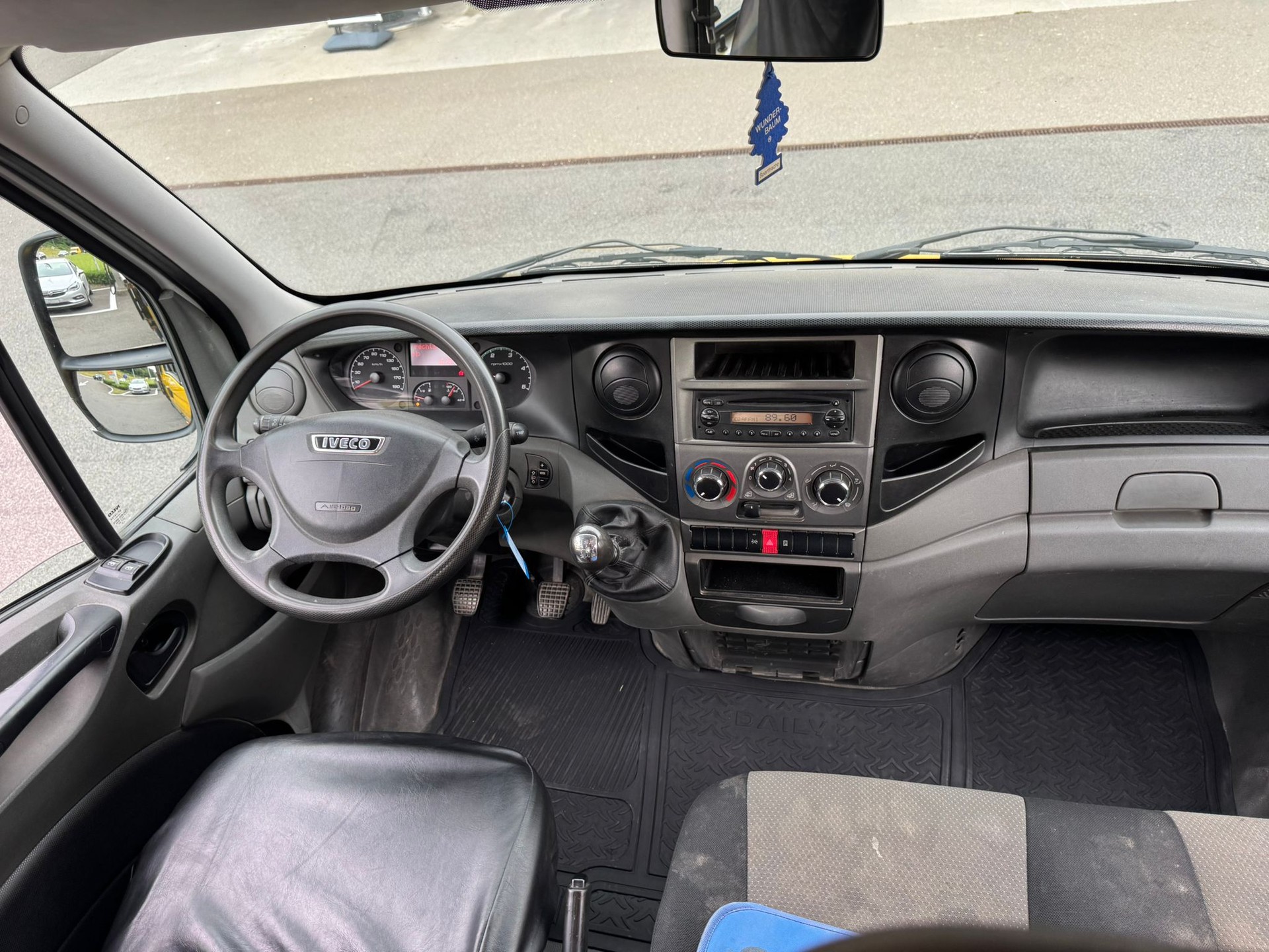 IVECO 29 L 11 D-image-9