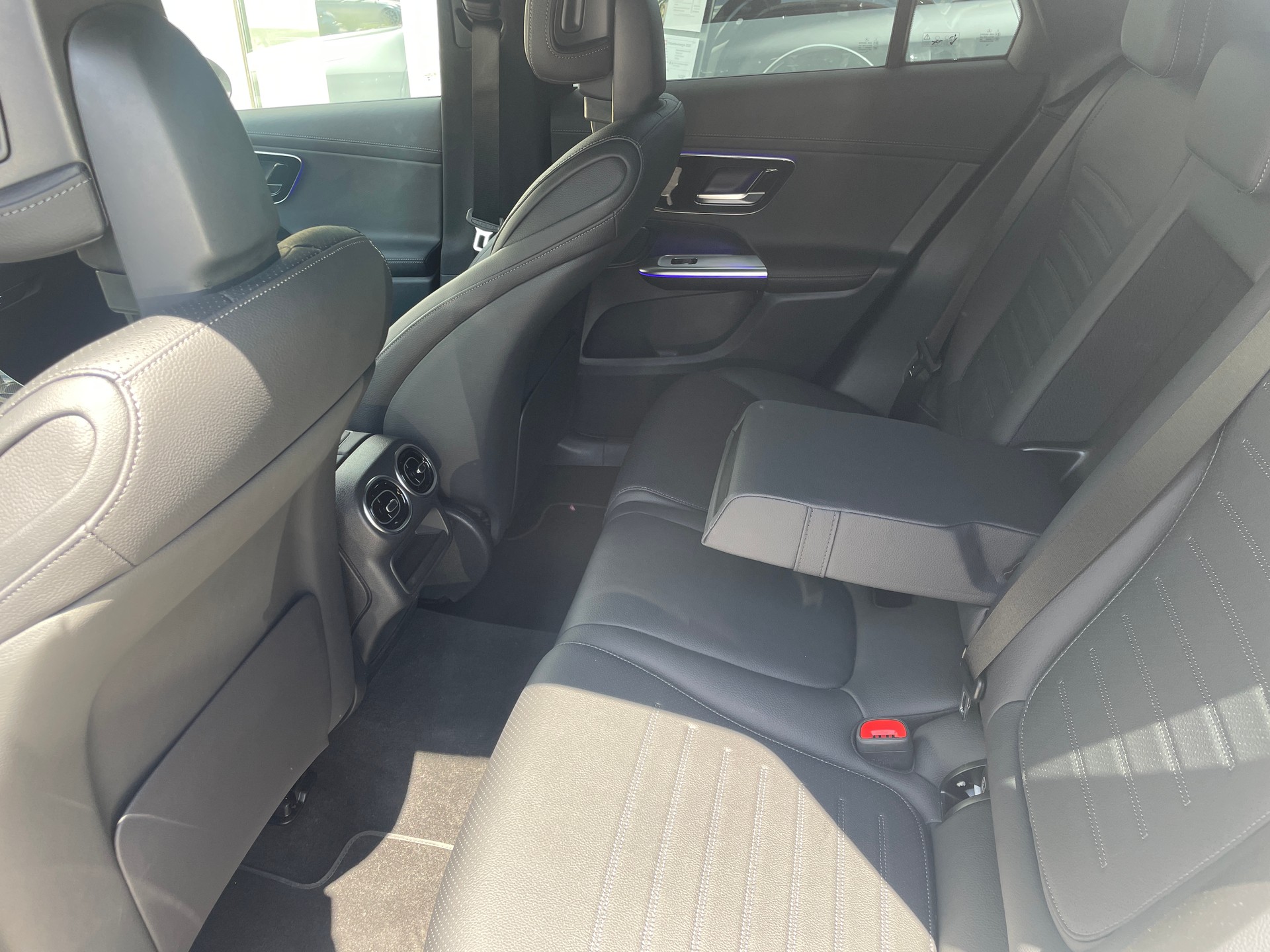 MERCEDES-BENZ GLC 220 d 4Matic 9G-Tronic AMG Line-image-11