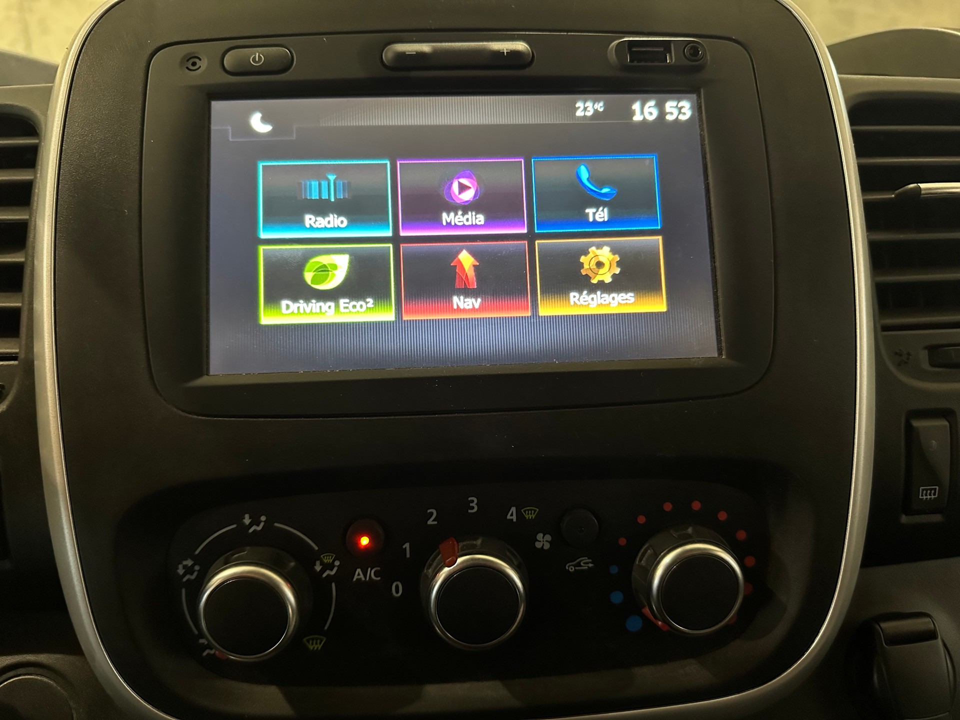 RENAULT Trafic dCi120 2.0 Business L1H1-image-9