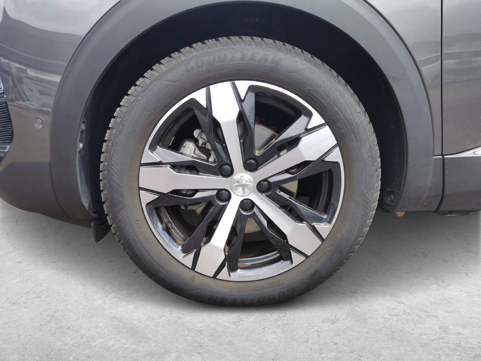 PEUGEOT 5008 1.2 Hybrid GT-image-11