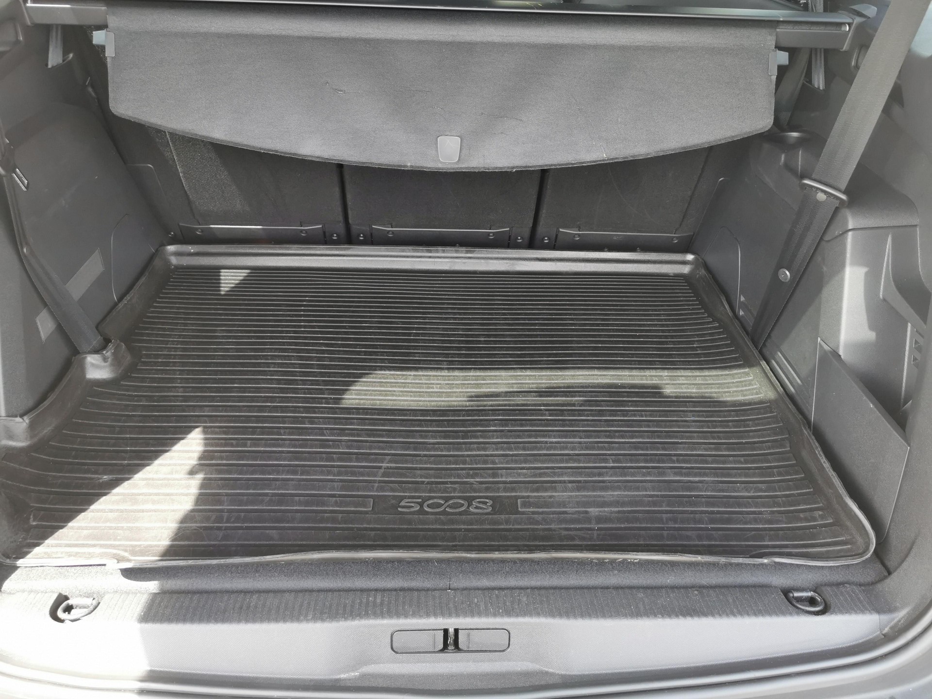 PEUGEOT 5008 1.2 Hybrid GT-image-9