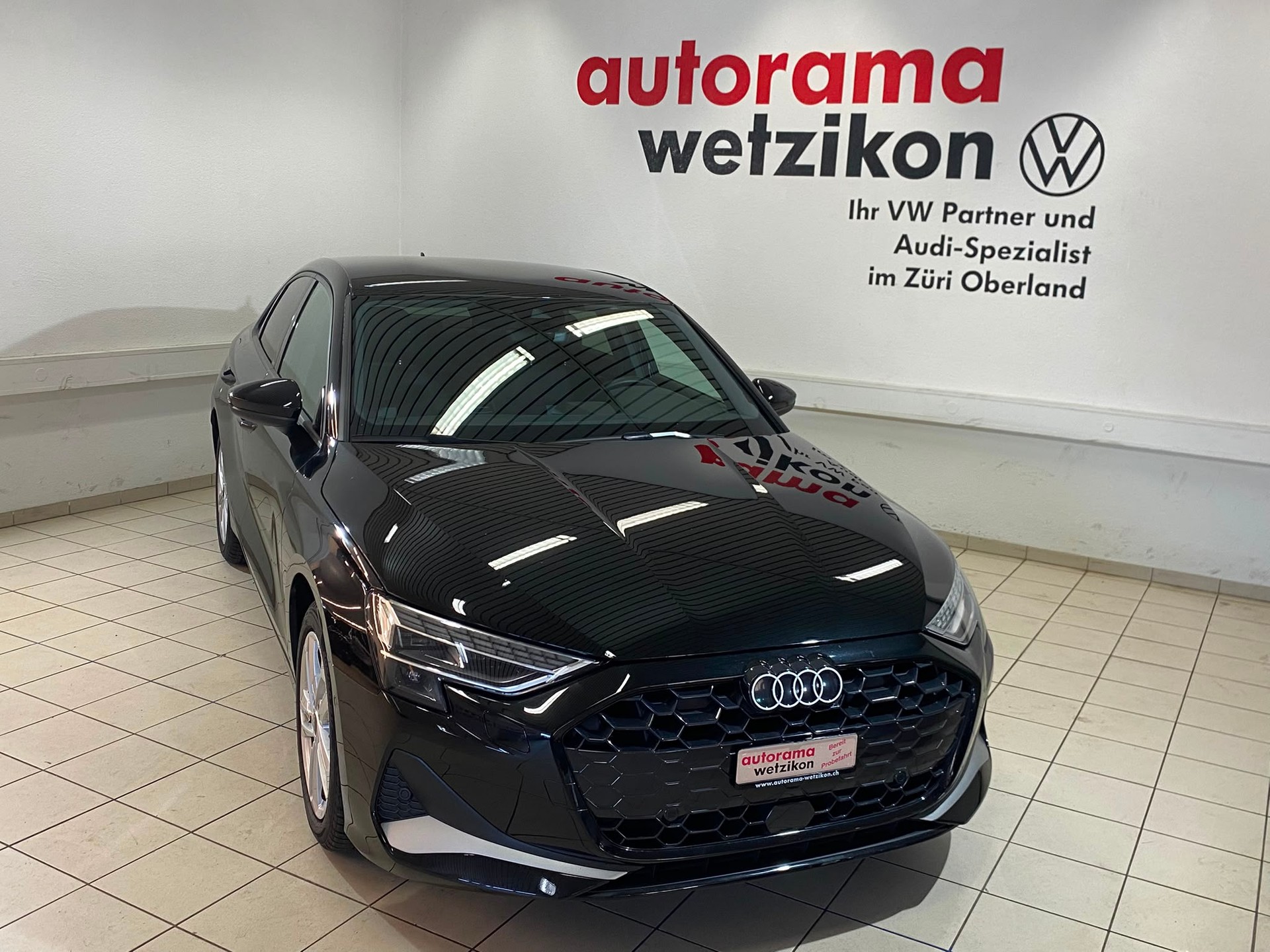 AUDI A3 Limousine TFSI 110 kW advanced S tronic-image-1