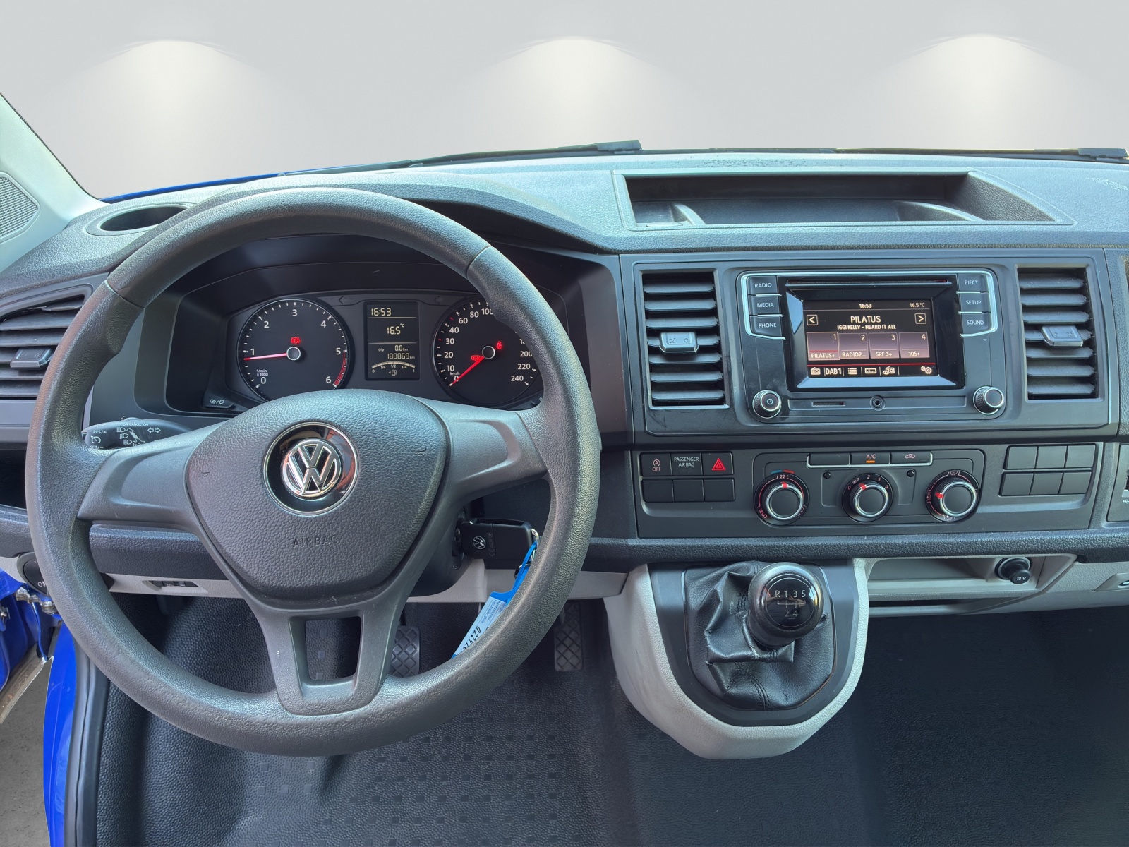 VW T6 2.0 TDI Entry-image-6