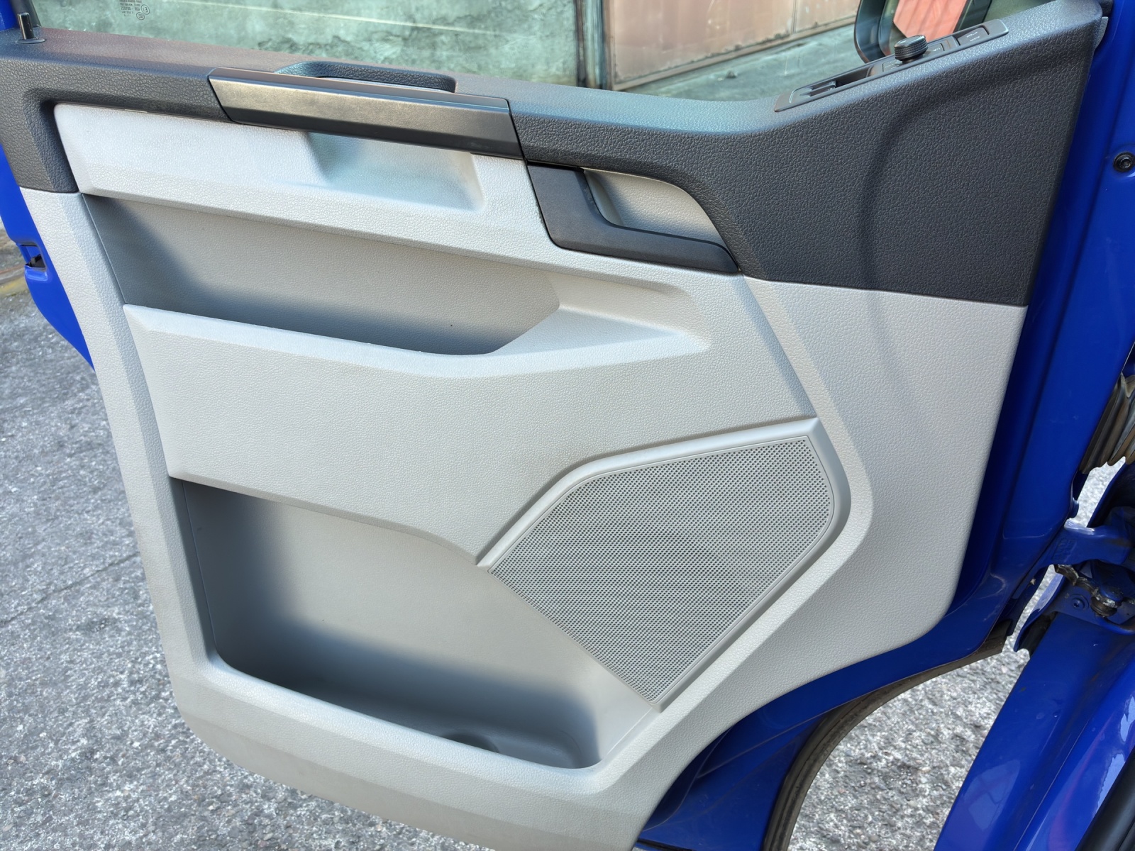 VW T6 2.0 TDI Entry-image-13