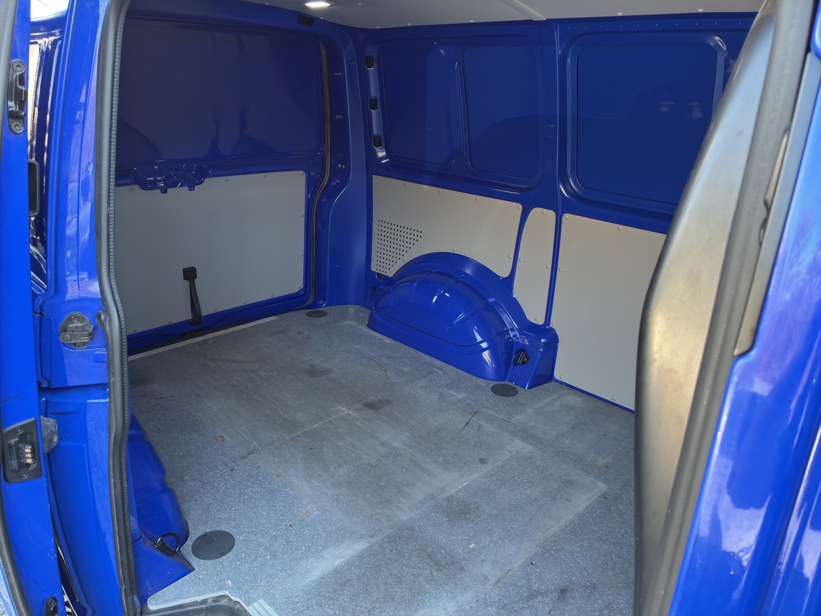 VW T6 2.0 TDI Entry-image-9
