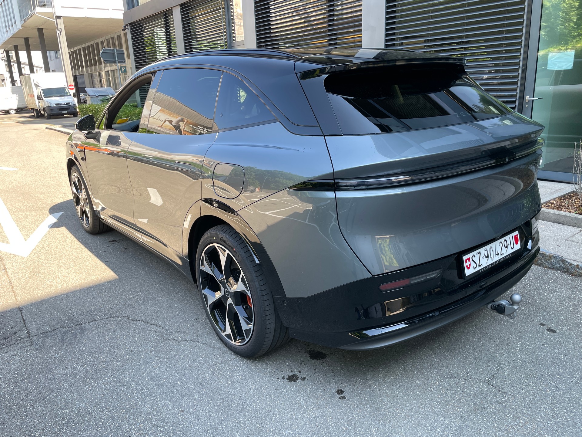 ZEEKR ZEEKR 7X 100kWh Privilege AWD mit Comfort und Cockpitpaket, AHK, Modell 2026-image-2