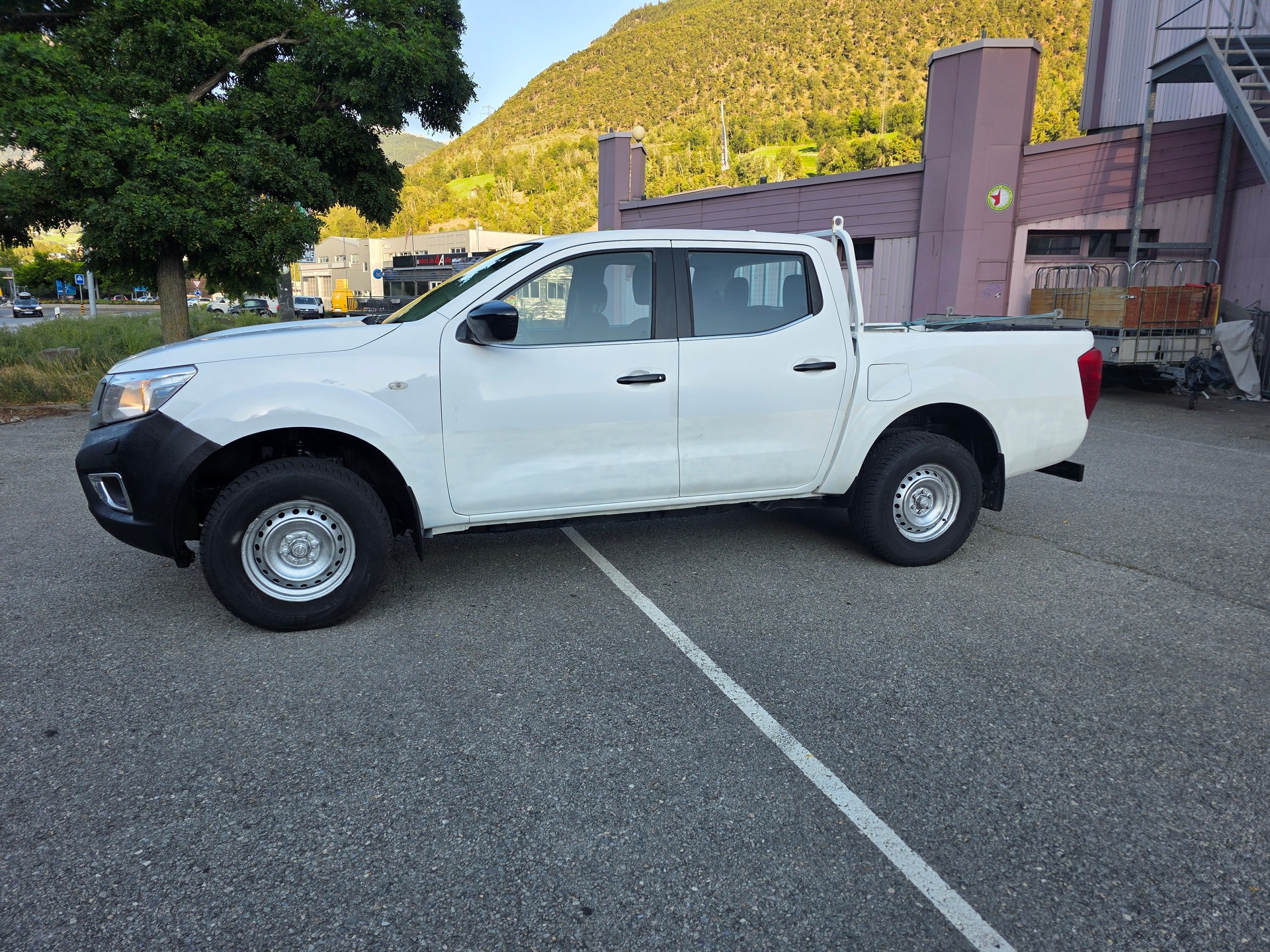 NISSAN Navara Double Cab Acenta 2.3 dCi 4WD-image-4