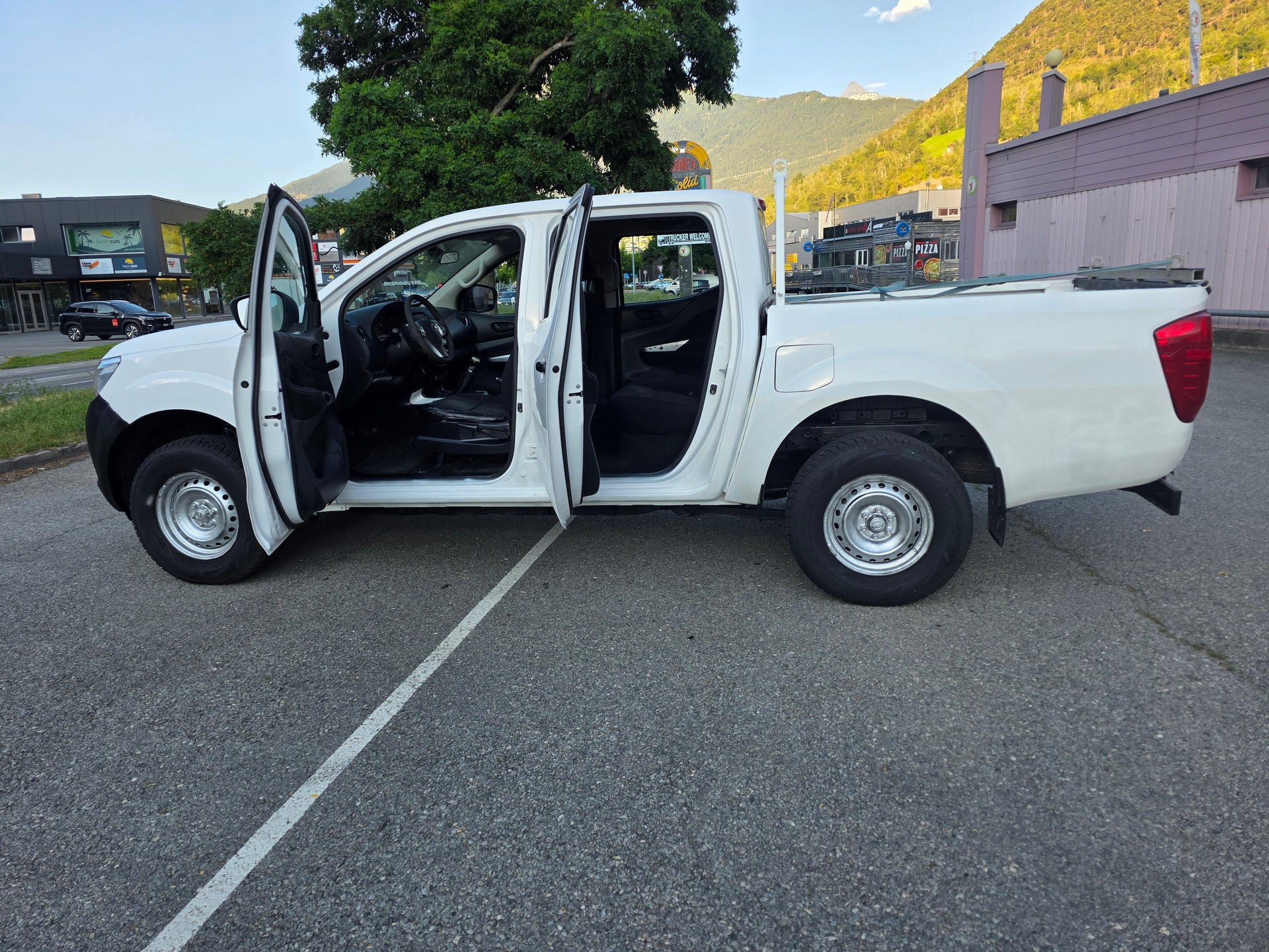 NISSAN Navara Double Cab Acenta 2.3 dCi 4WD-image-15