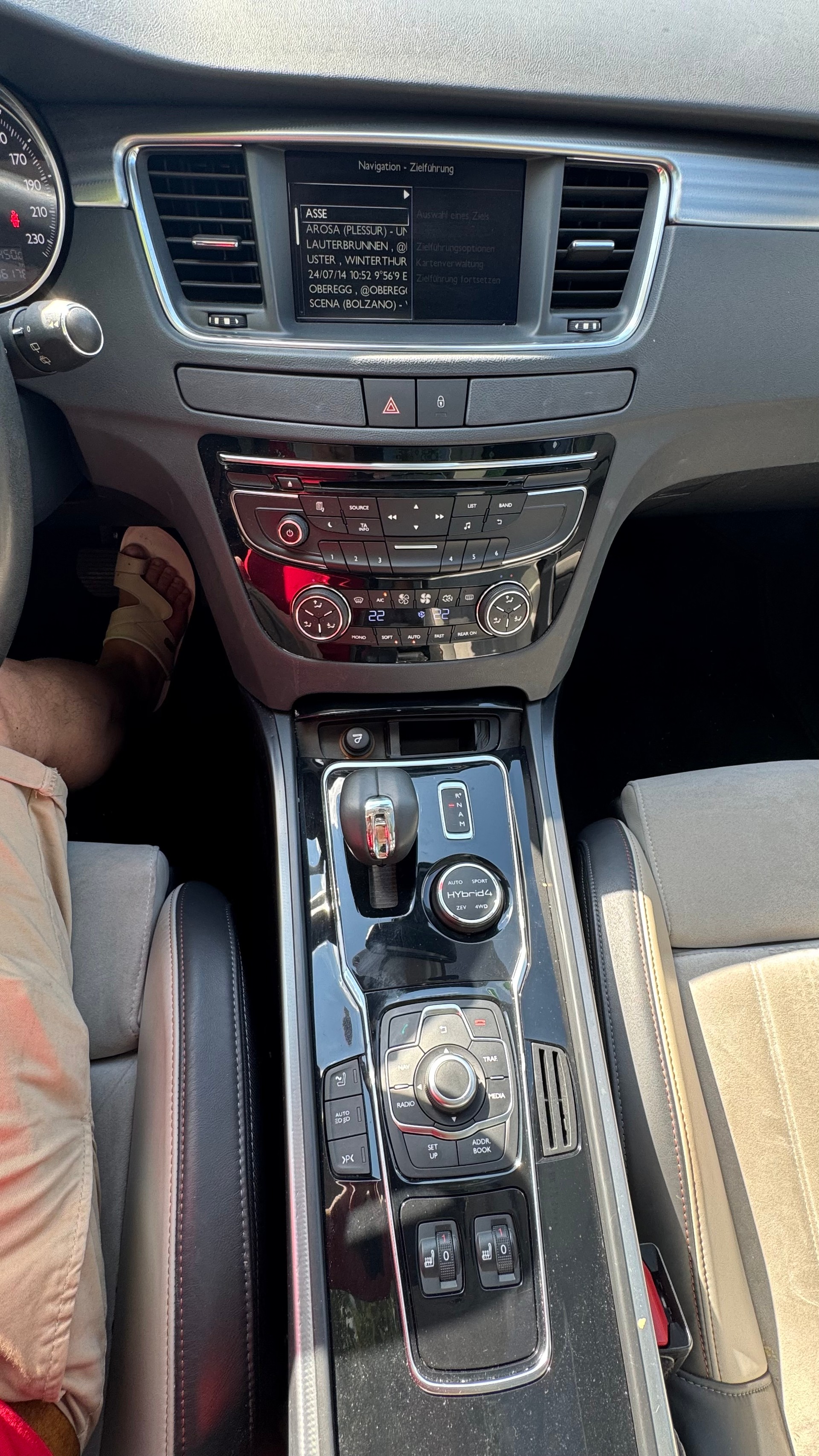 PEUGEOT 508 2.0 HDI Hybrid4 Allure EGS6-image-10