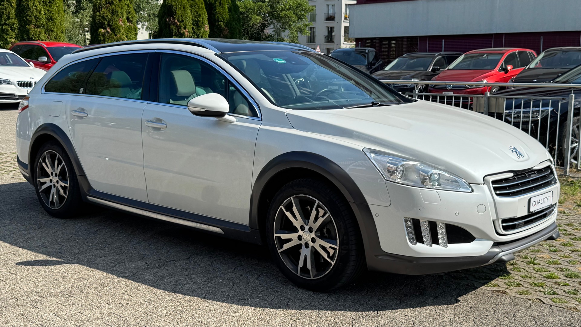 PEUGEOT 508 2.0 HDI Hybrid4 Allure EGS6-image-2