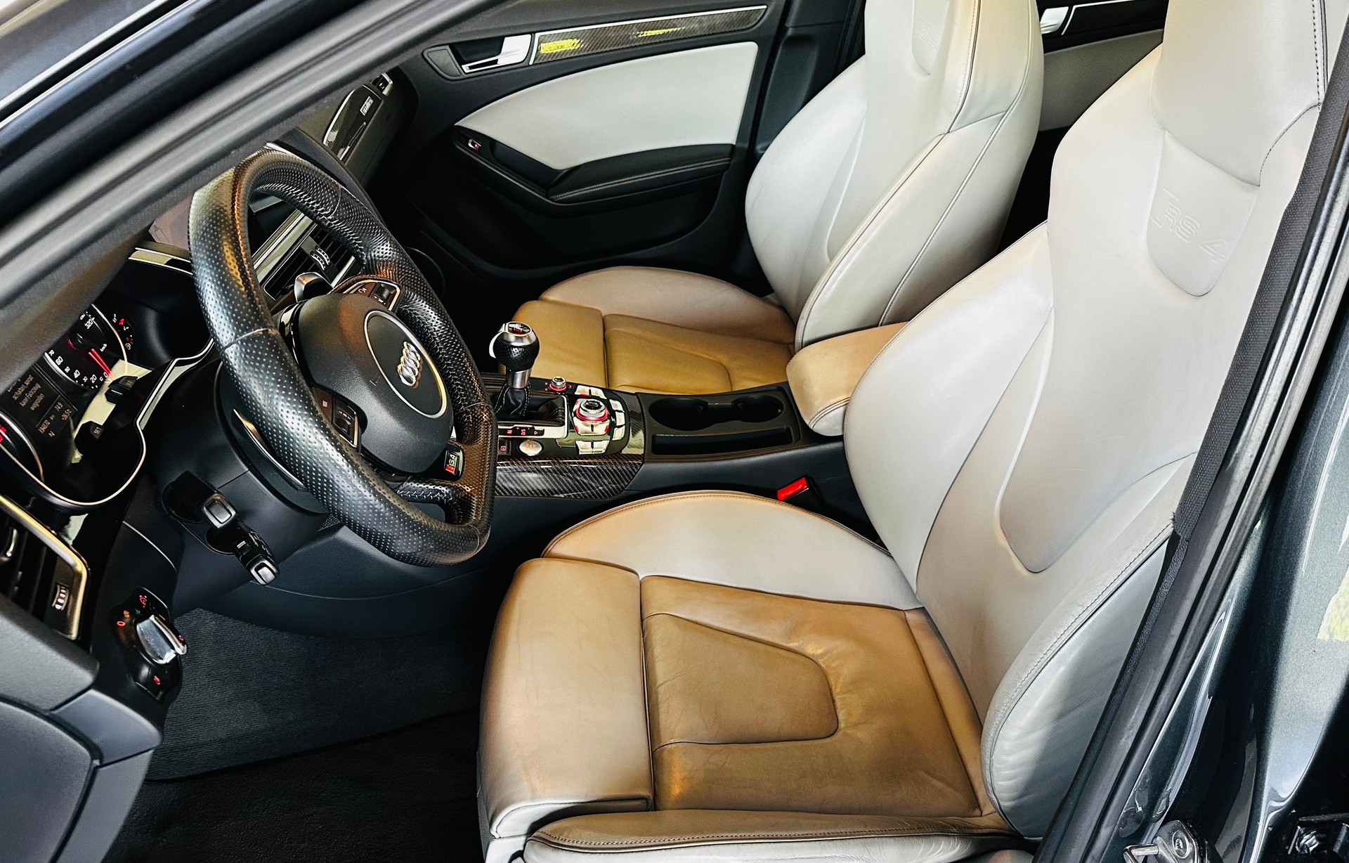 AUDI RS4 Avant 4.2 FSI V8 quattro S-tronic "FRISCH AB MFK"-image-11