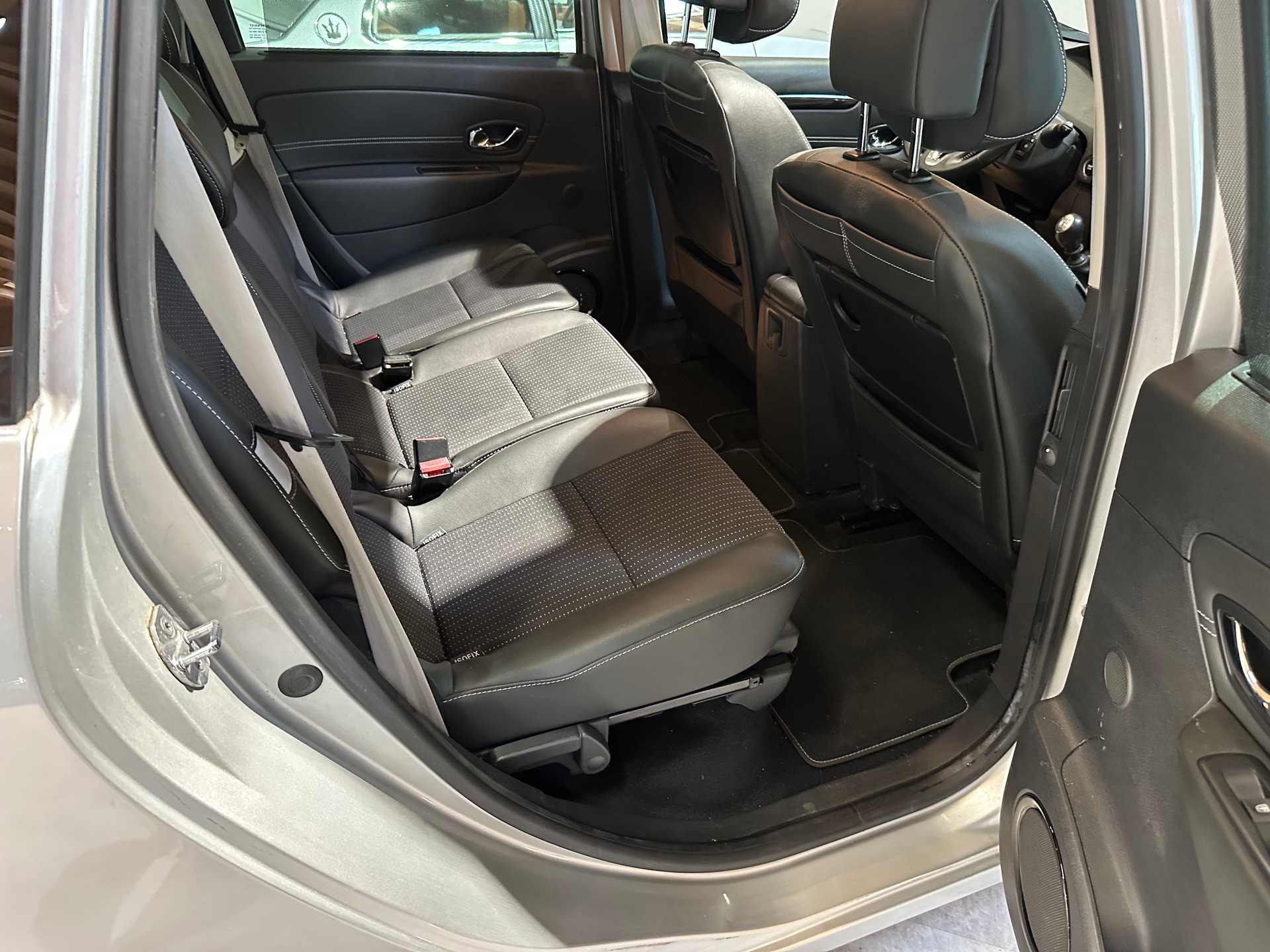 RENAULT Grand Scénic 1.2 16V Turbo Bose Edition/7-Plätzer/Vollausstattung/8 x Aluräder/Frisch ab MFK und Service-image-17