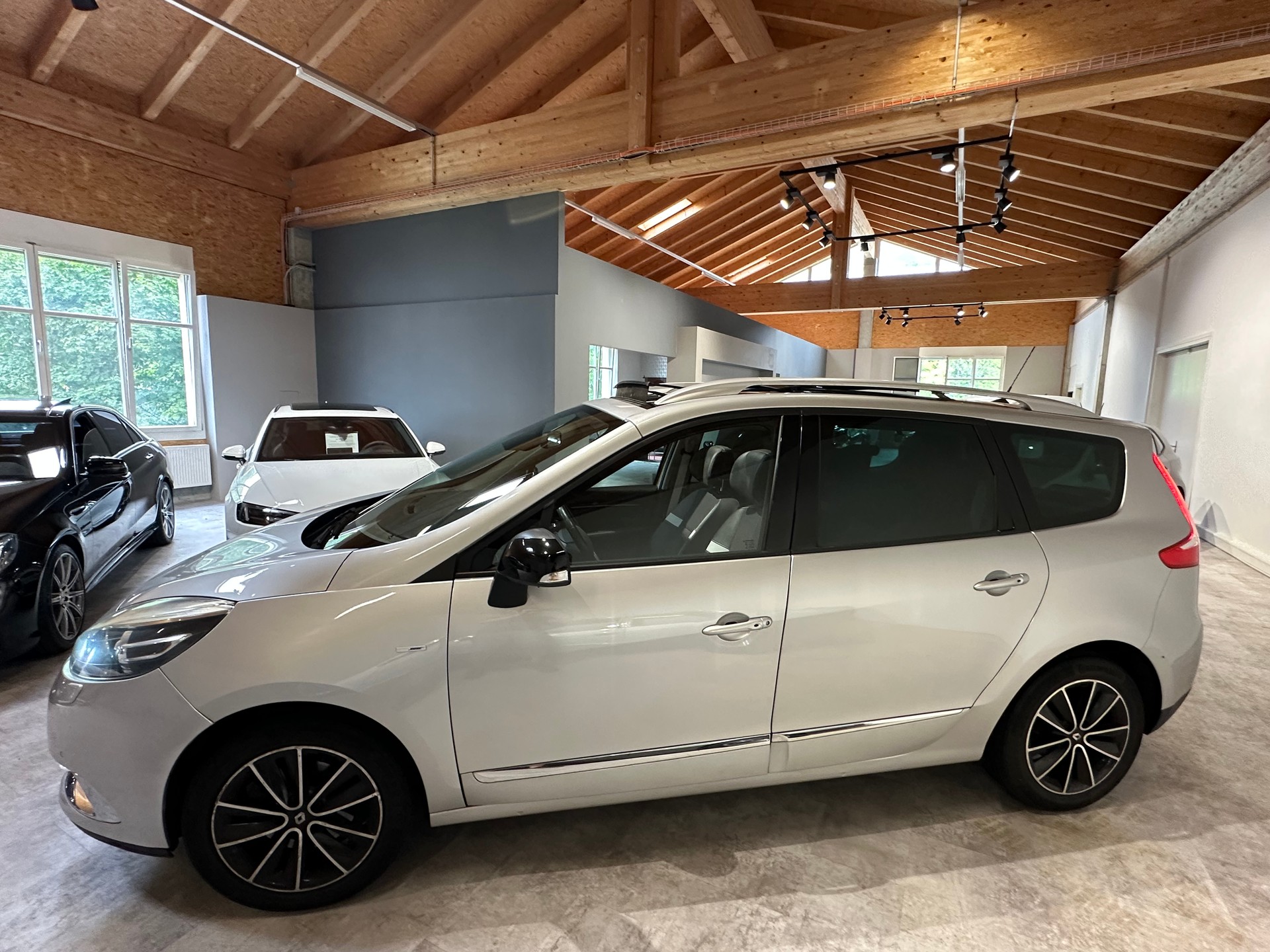 RENAULT Grand Scénic 1.2 16V Turbo Bose Edition/7-Plätzer/Vollausstattung/8 x Aluräder/Frisch ab MFK und Service-image-2