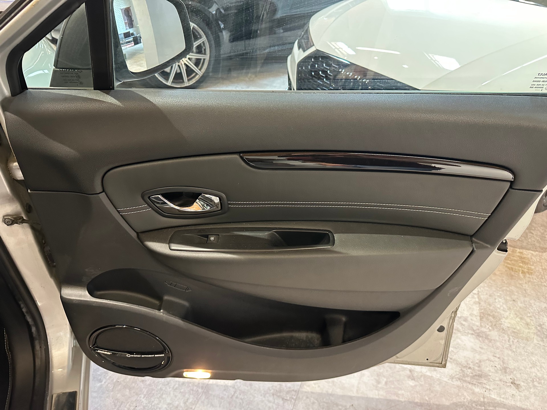 RENAULT Grand Scénic 1.2 16V Turbo Bose Edition/7-Plätzer/Vollausstattung/8 x Aluräder/Frisch ab MFK und Service-image-16