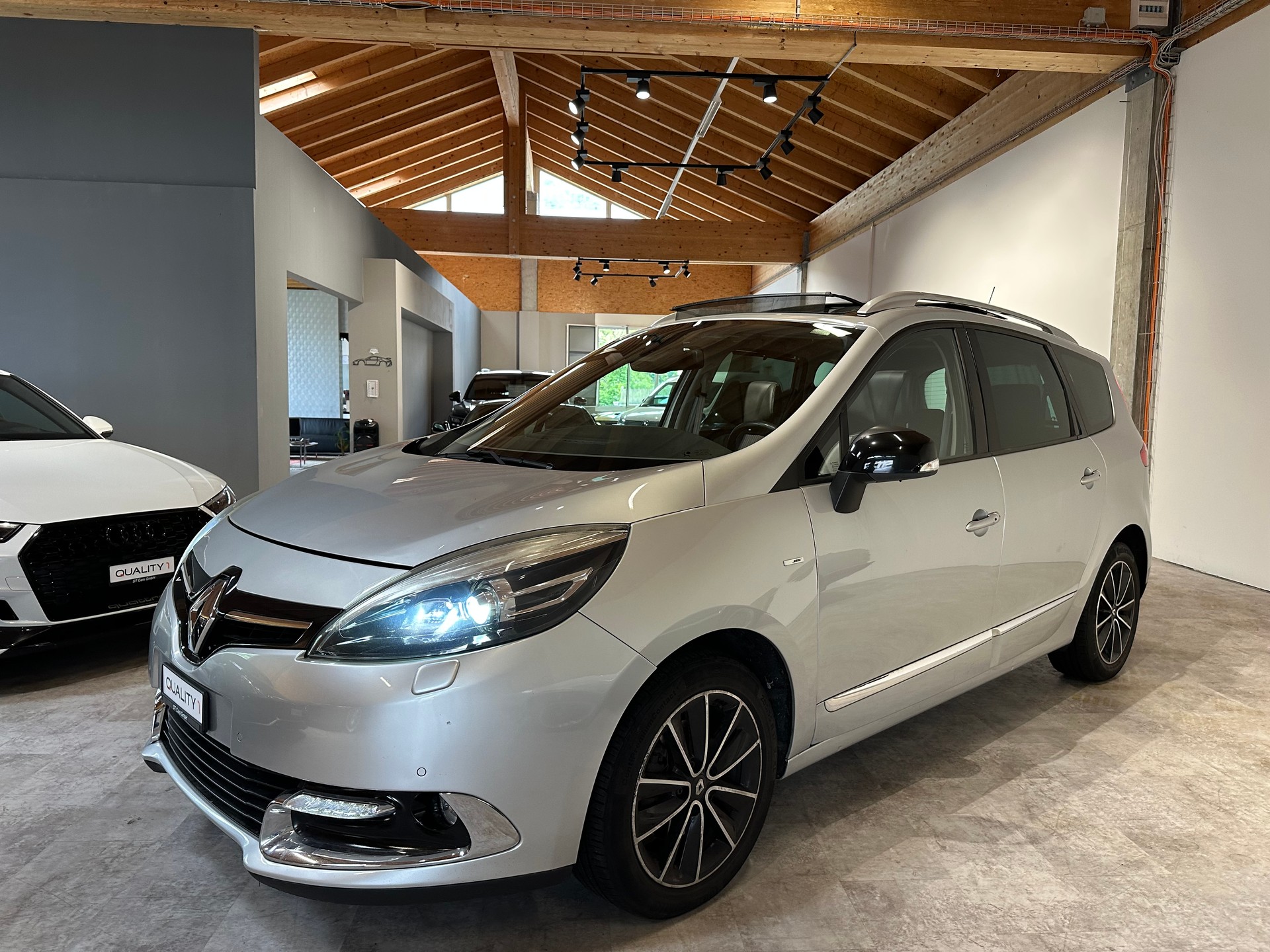 RENAULT Grand Scénic 1.2 16V Turbo Bose Edition/7-Plätzer/Vollausstattung/8 x Aluräder/Frisch ab MFK und Service-image-0