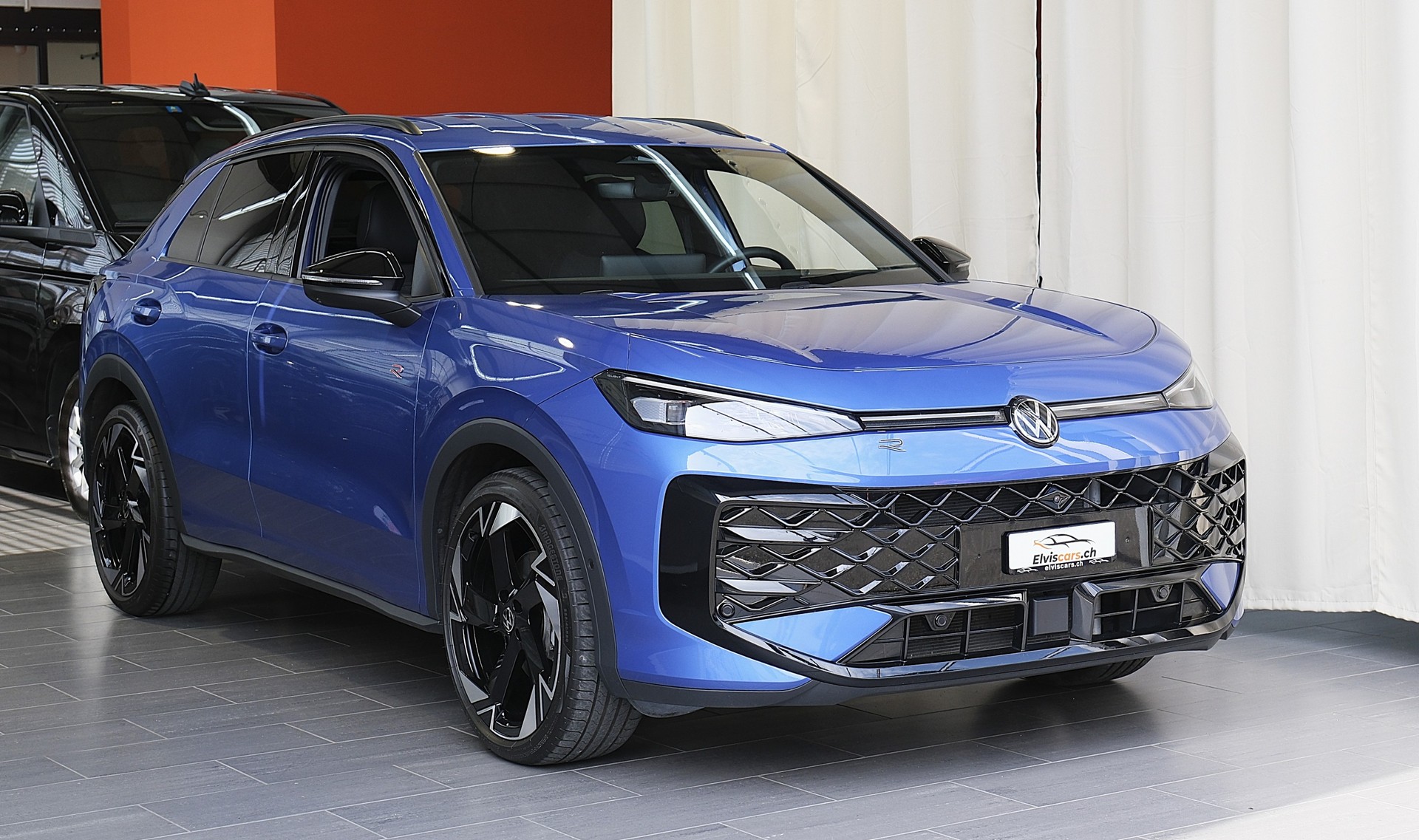 VW T-Roc 1.5 eTSI mHEV R-Line DSG-showroom-element-1