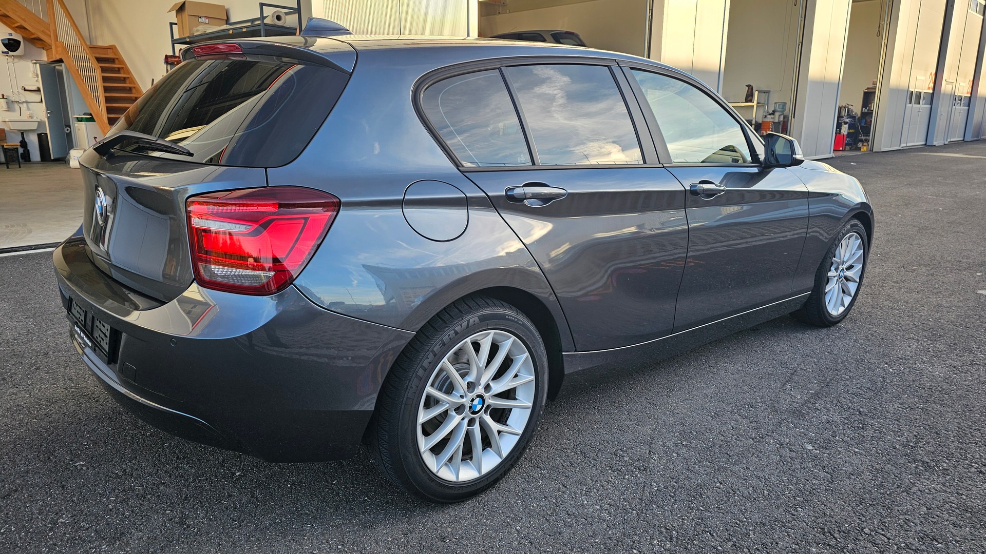 BMW 116d Urban Line Steptronic-image-3